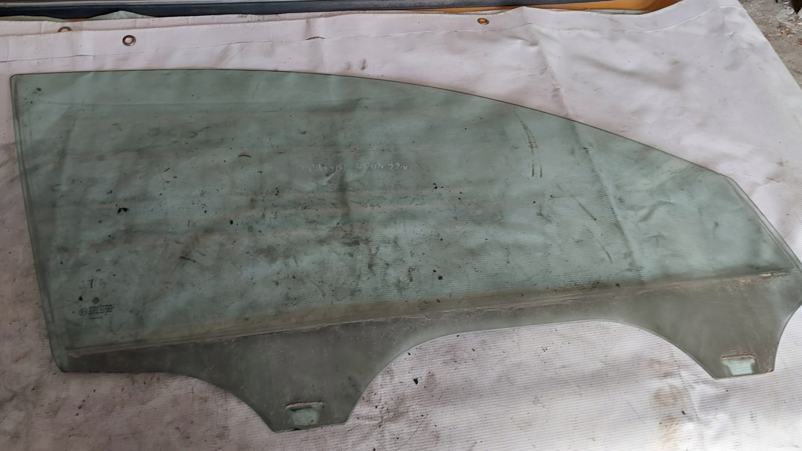 window door front right VW PASSAT B5 96-05 R.