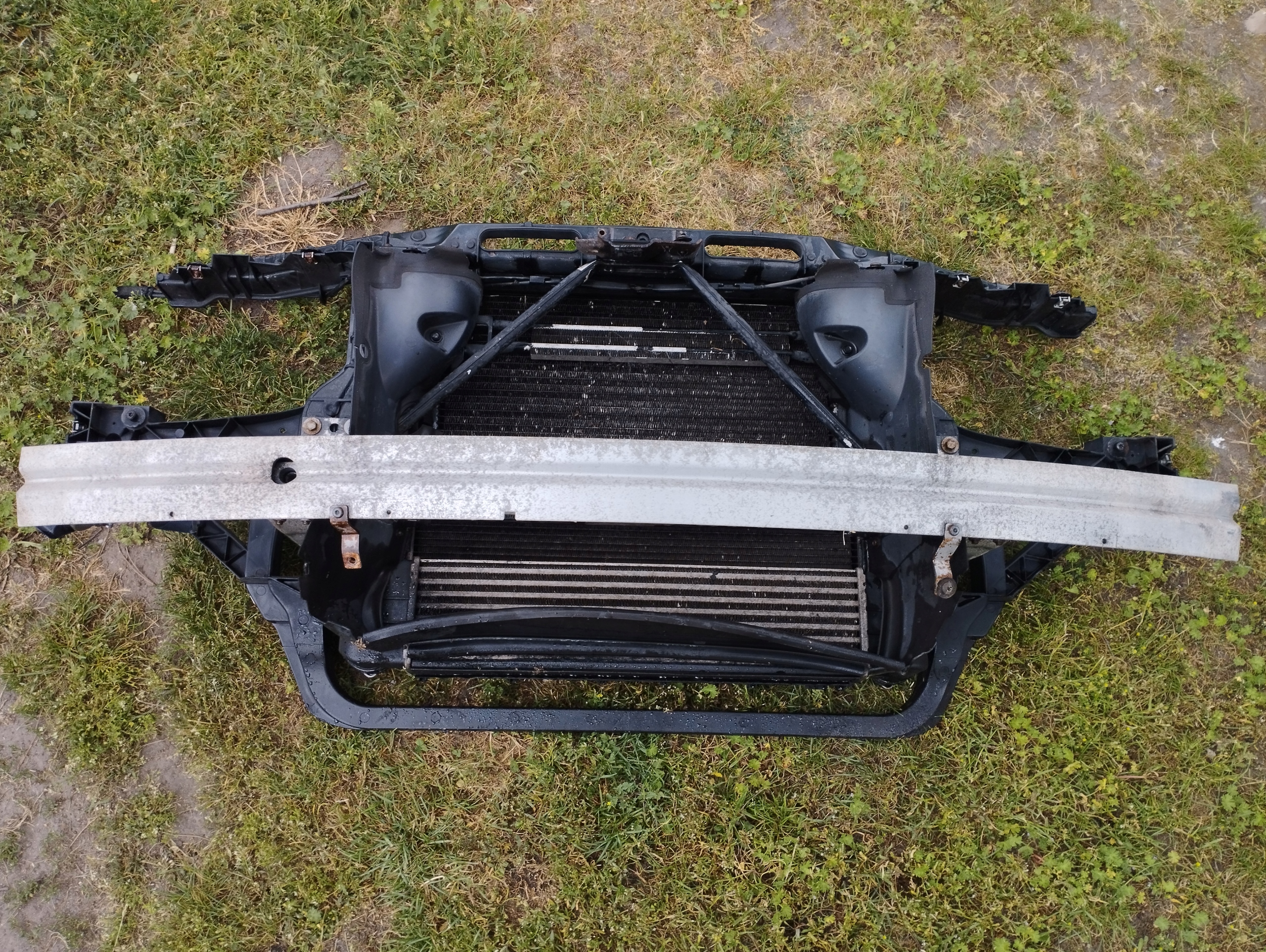 ПЕРЕДНЯ ПАНЕЛЬ ПЕРЕДНІЙ / ПОСИЛЕННЯ комплект Радіатори - BMW X3 E83 2.0d M4750km