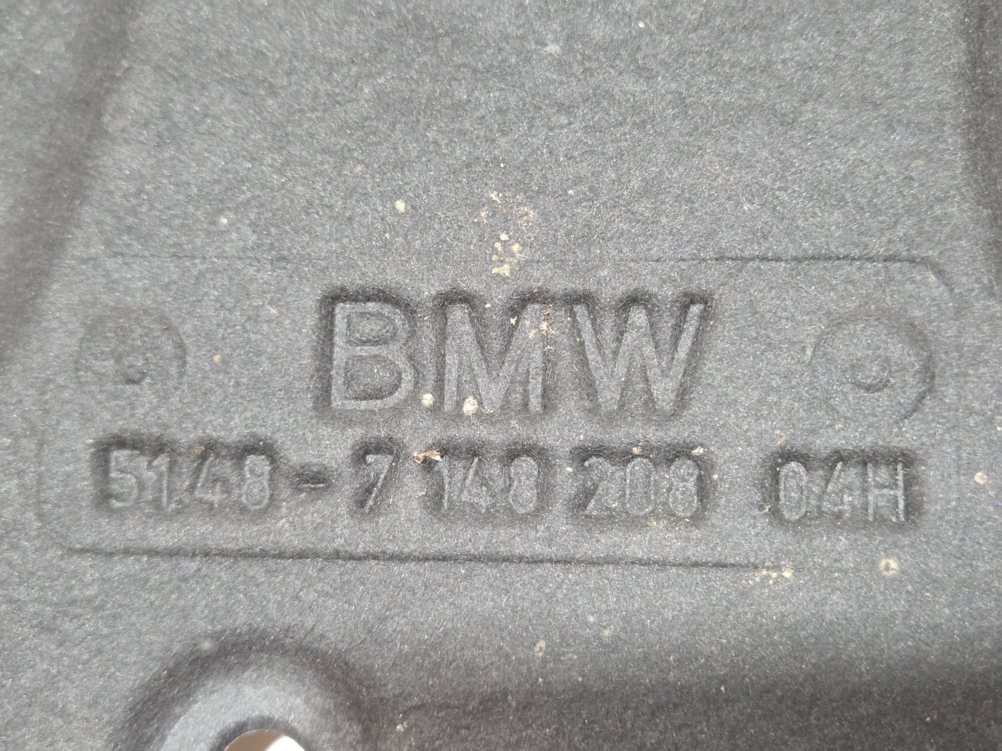 hangszigetelő PODBITKA SPINKI motorháztető BMW E60 E61 OE 7148208 (0001294)