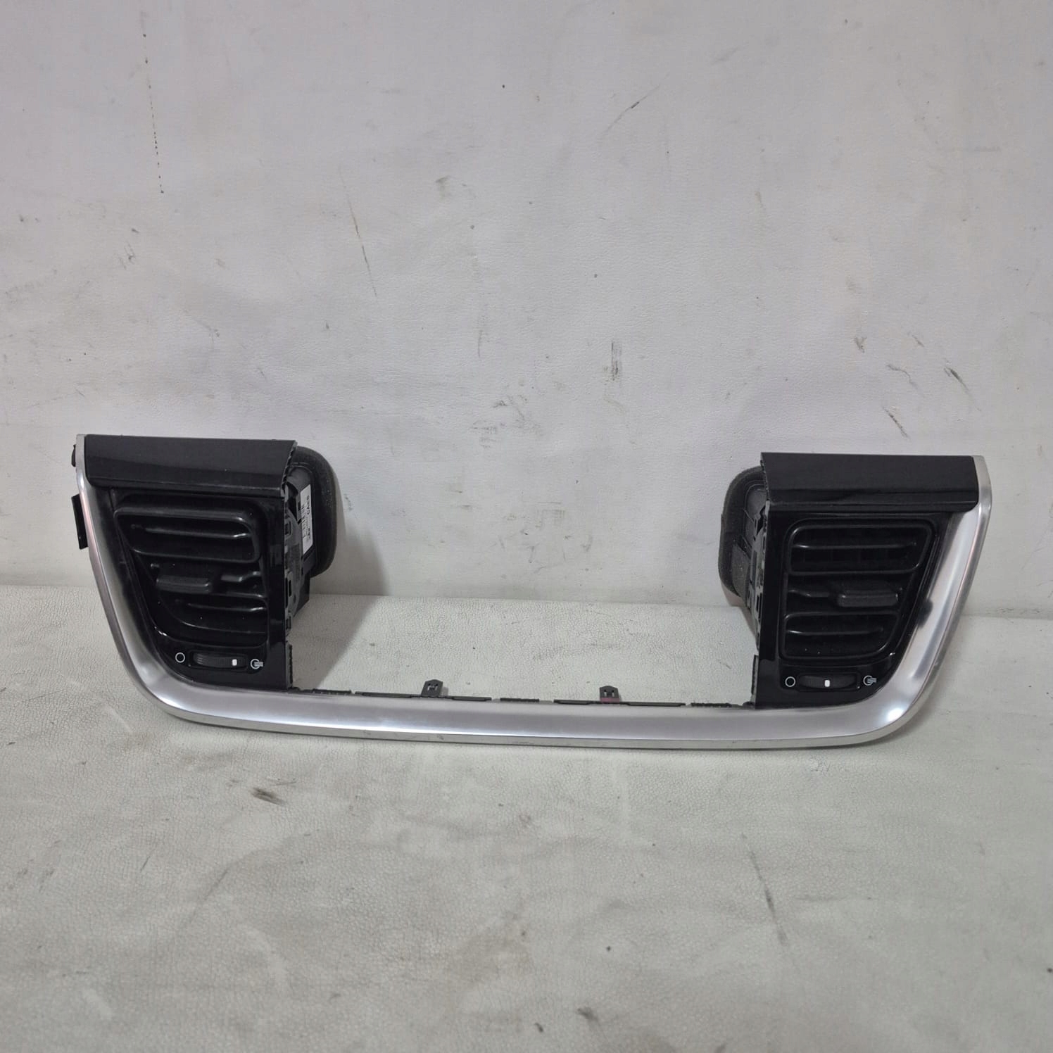 KIA RIO IV -> frame moulding grid air conditioning devices consoles H8974-20000