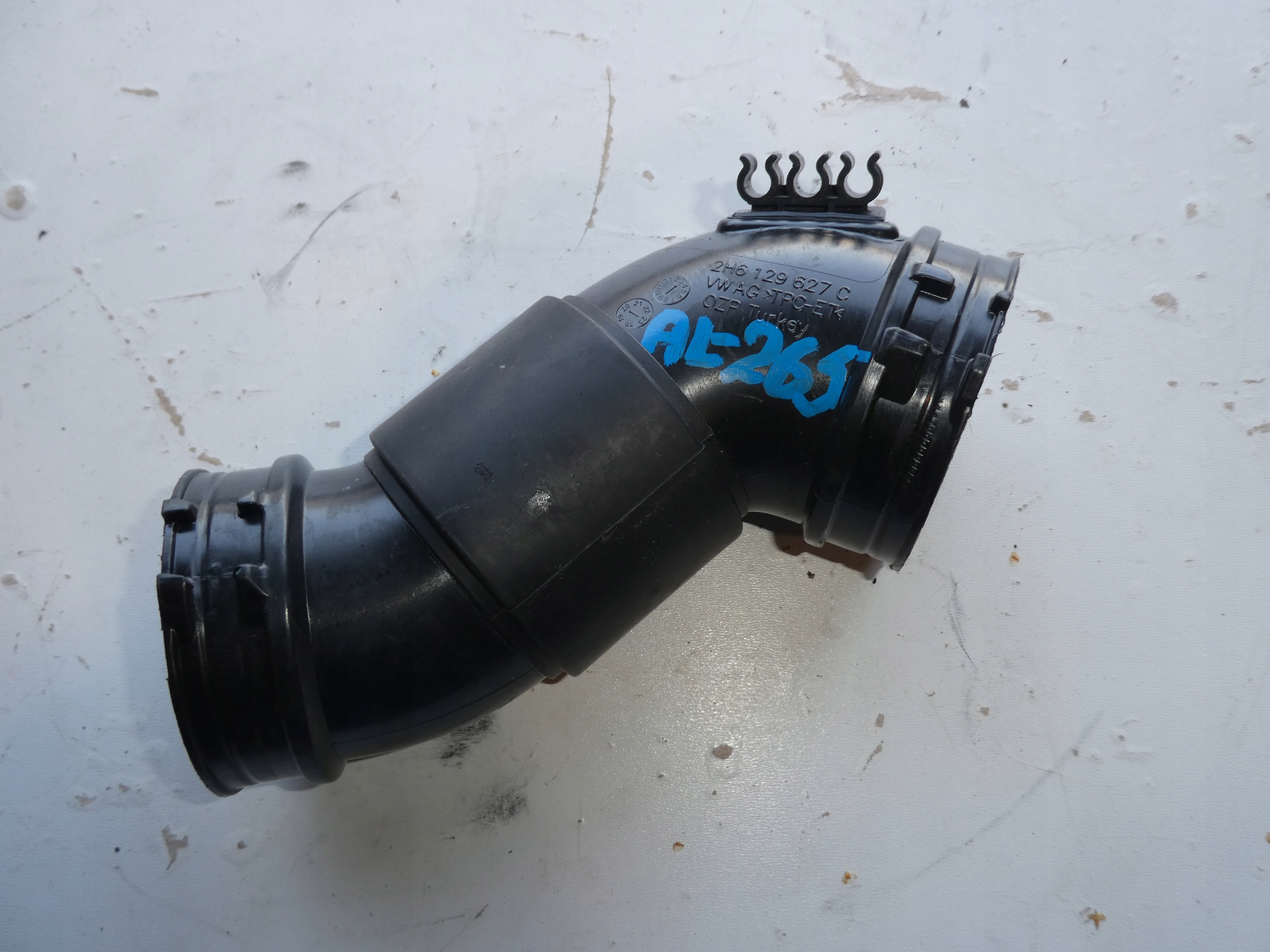 VW AMAROK pipe air 2H6129627C