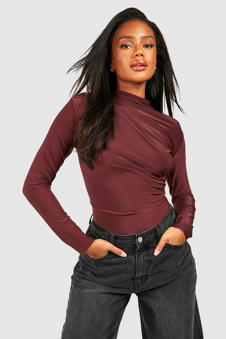 BRĄZOWE GŁADKIE BODY BLUZKA MARSZCZONE DŁUGI RĘKAW DÓŁ STRINGI BOOHOO 38 Płeć kobieta