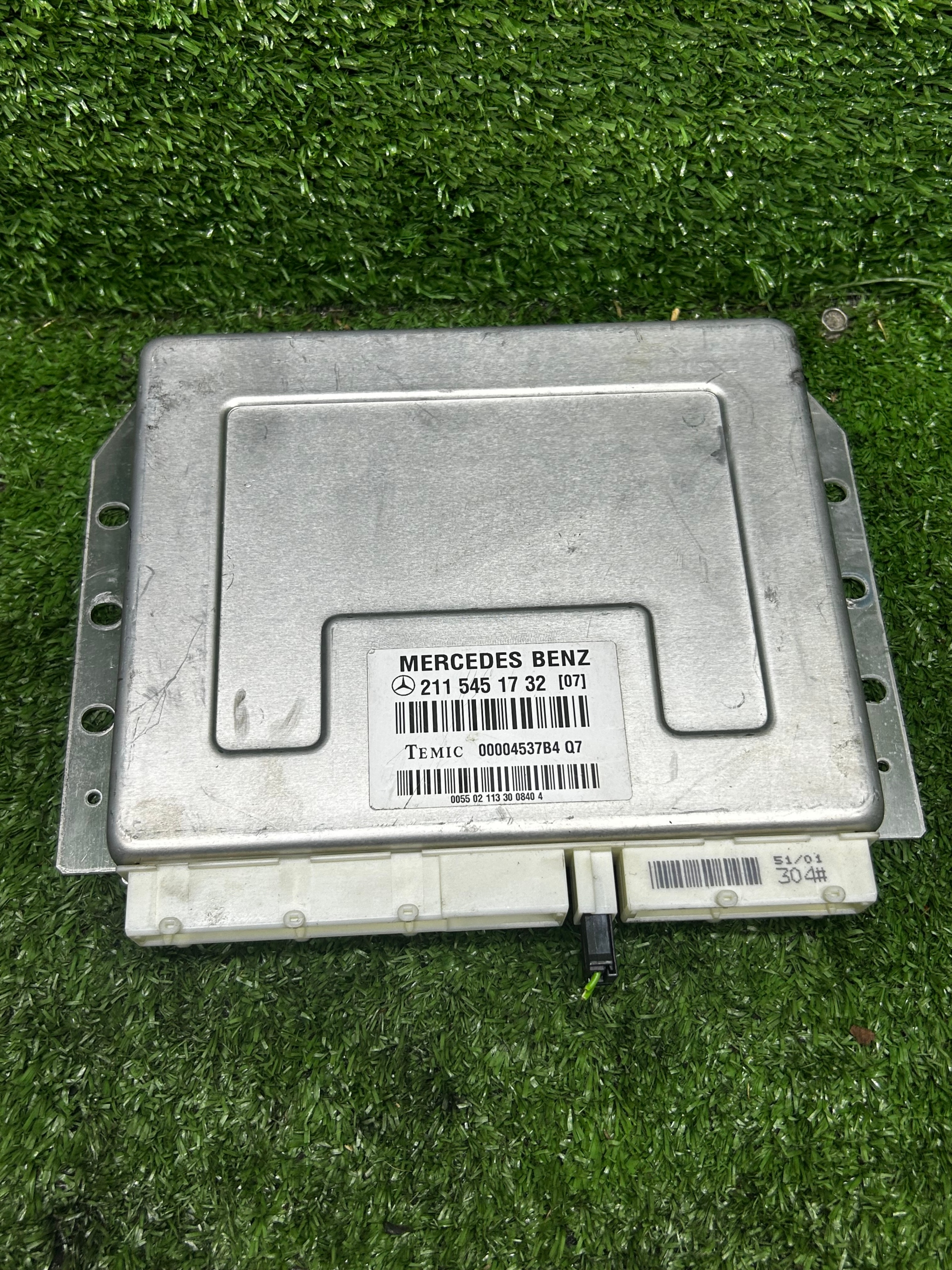 Moduł sterownik zawieszenia AIRMATIC Mercedes w211 e-klasa 2115451732