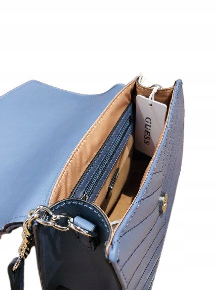 GUESS mała niebiska torebka kopertówka logo Materiał dominujący skóra ekologiczna