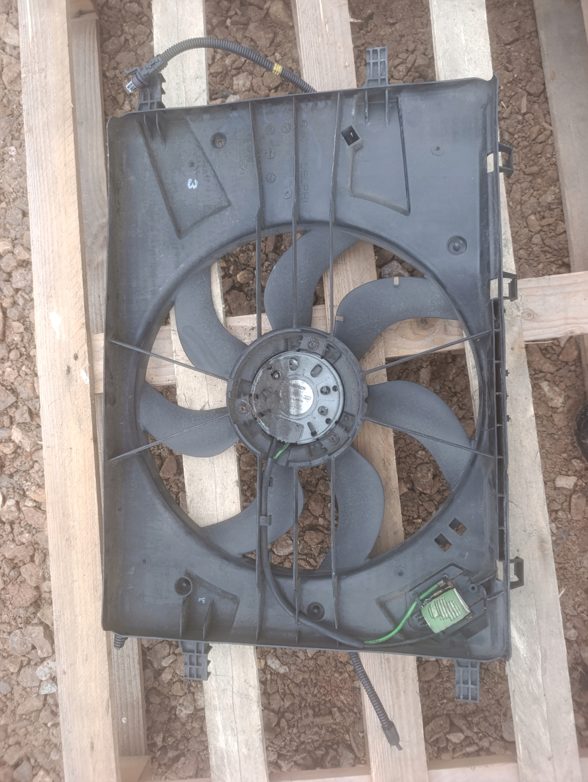 ventilátor chladiče obal Opel Astra IV J 16457006 0130308114