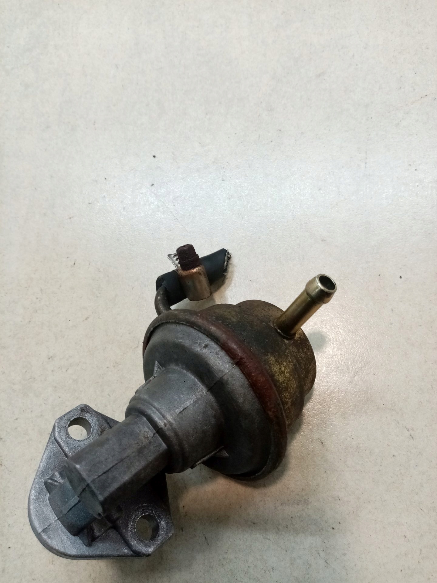pumpa za gorivo GOLF II 1.6 B