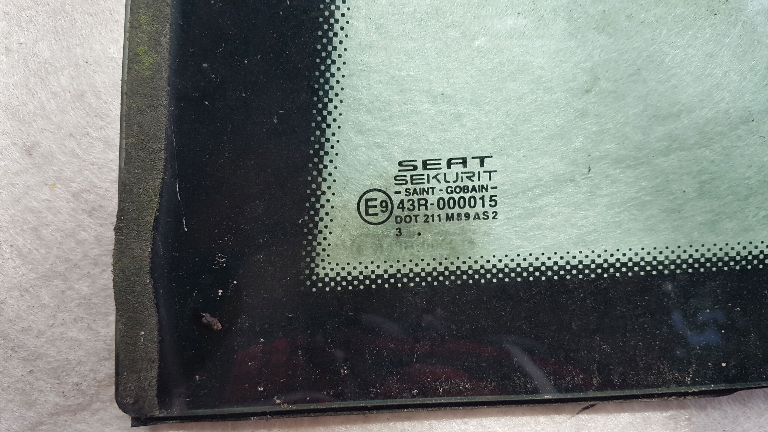 SEAT IBIZA III SZYBA LEWY TYŁ 3D Producent części SEAT OE