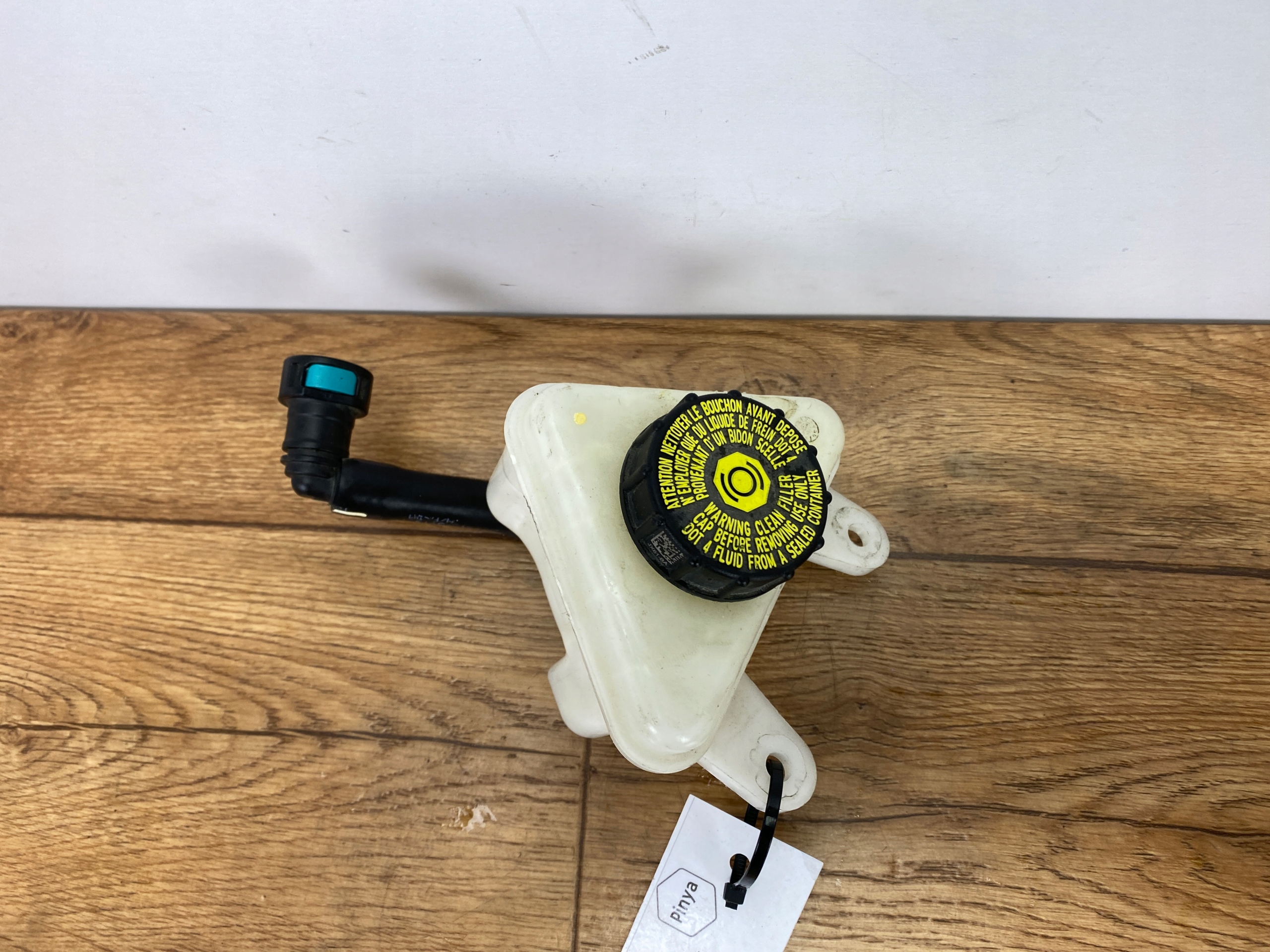 Behälter des Gasses Brems- Ford Explorer MK6 2020+ USA
