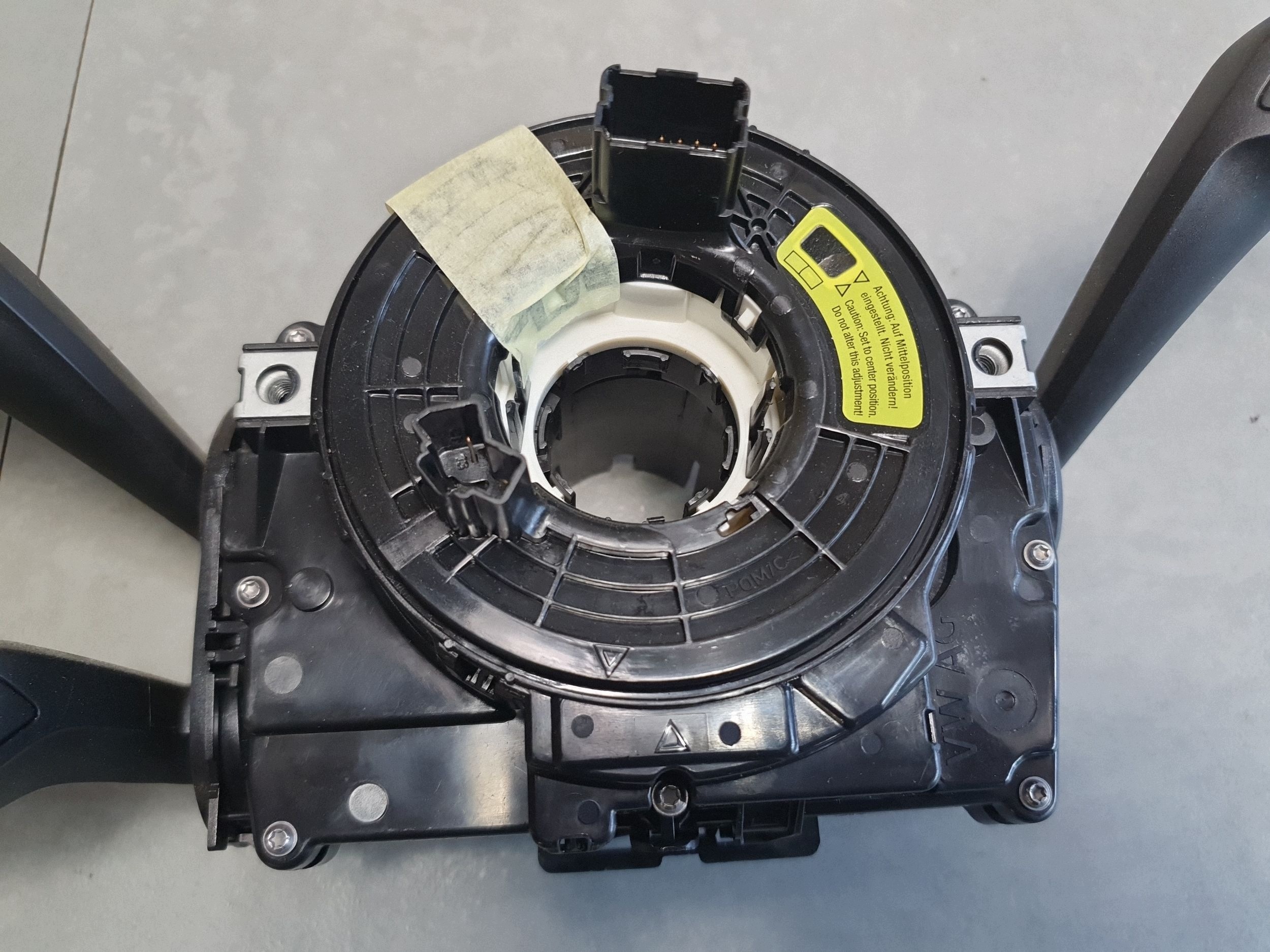 Audi SQ6 e-tron rucice volana 85E907129N