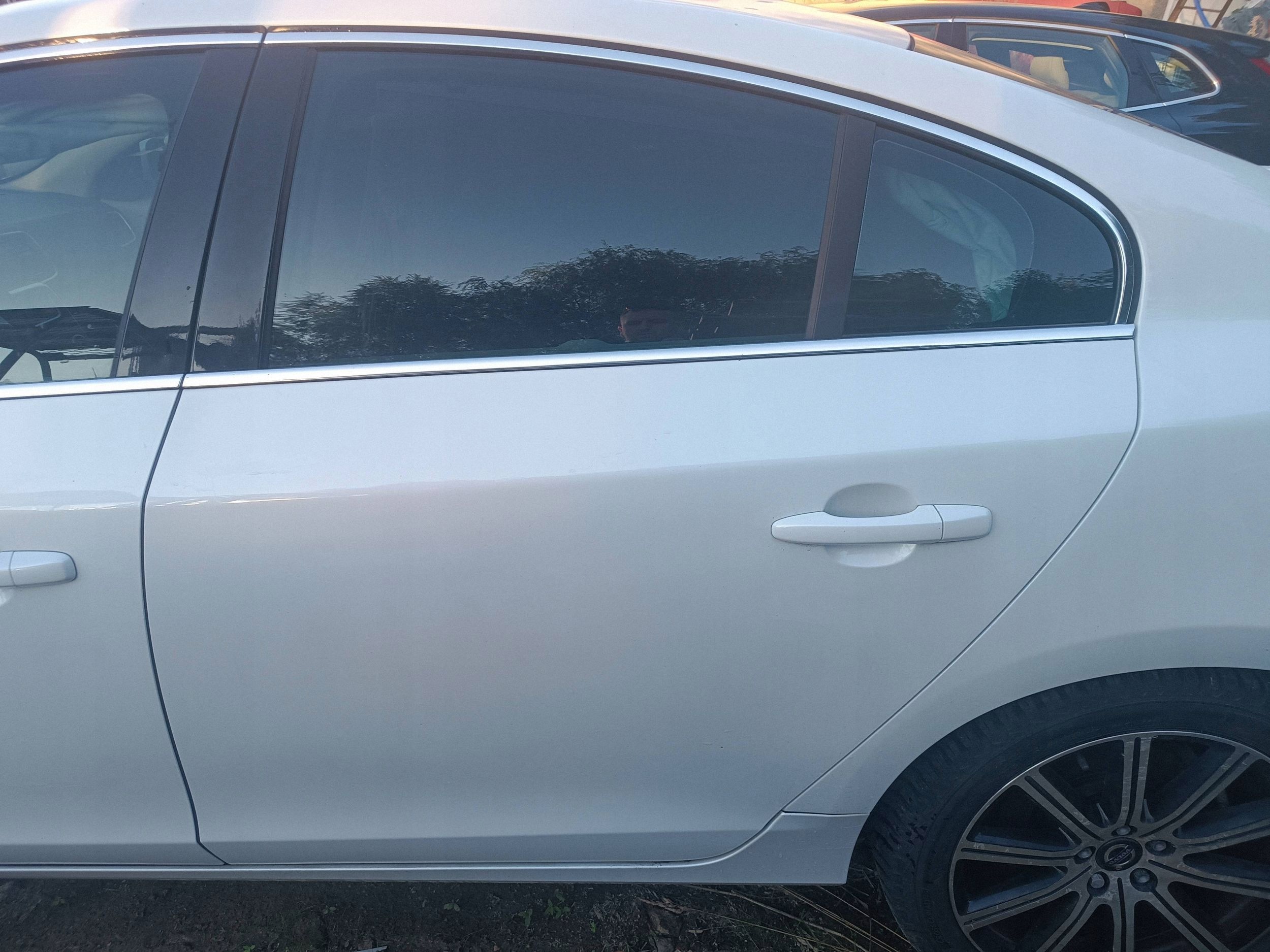 door VOLVO S60 II LIFT LONG door left rear part left rear. code lakieru 707