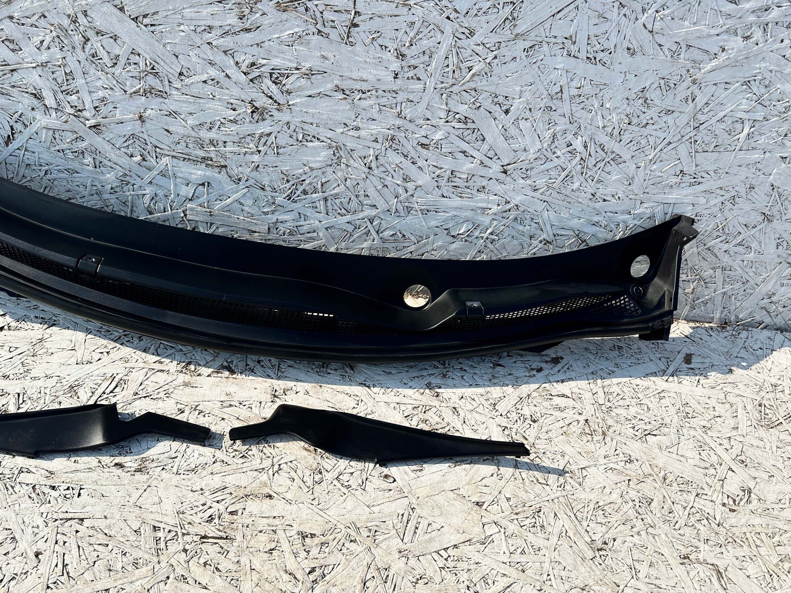 KADJAR PODSZYBIE GÓRNE ZAKOŃCZENIE PRAWE LEWE 668107243R 727608752R Producent części Renault