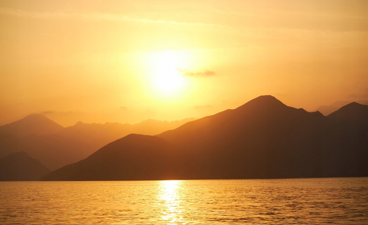 

Fototapeta Flizelinowa Morze Góry 416x254