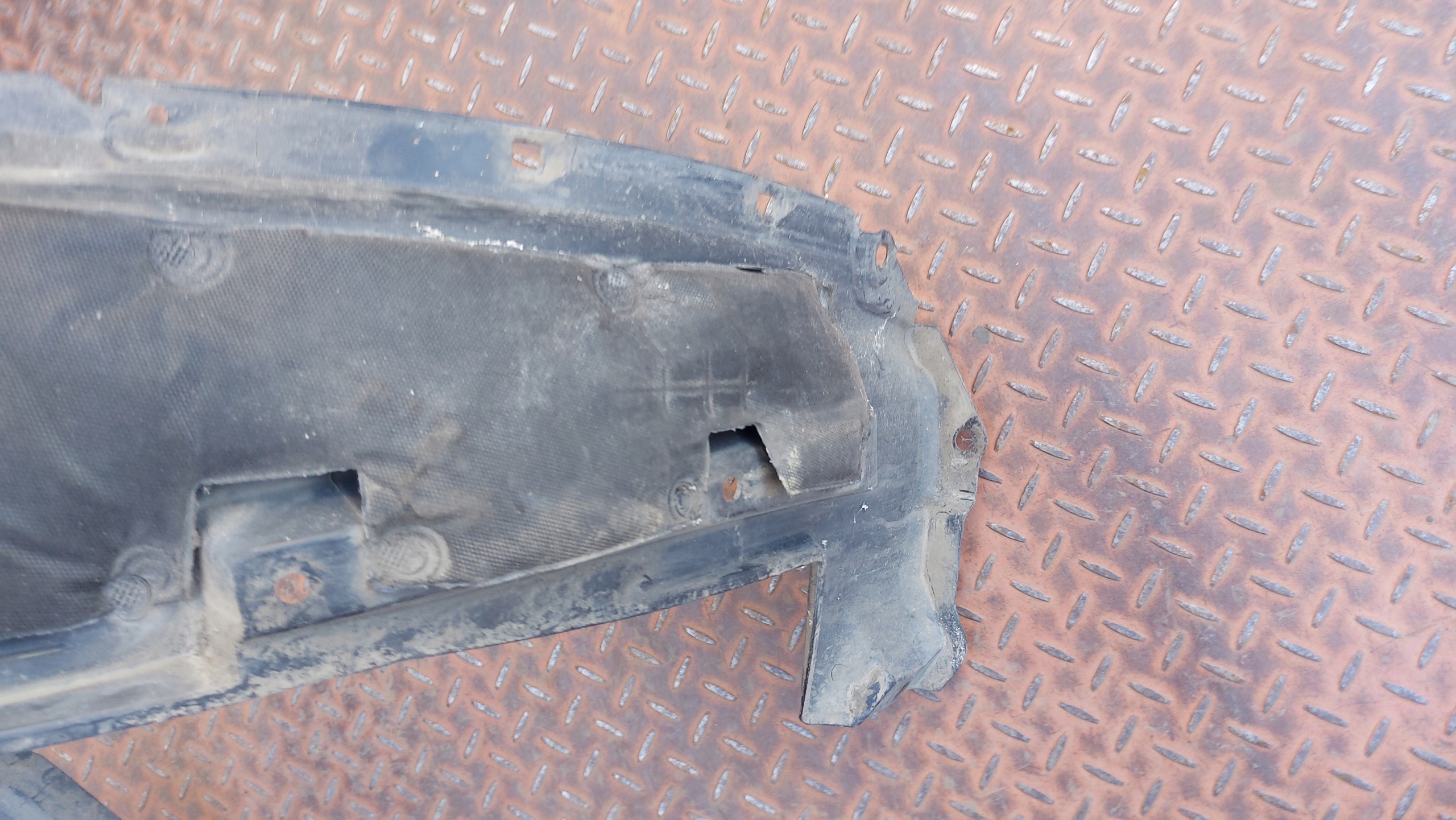 mudguard right front TOYOTA AVENSIS T27 08-18