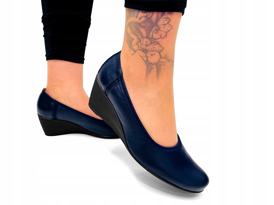 Modré Kožené Polobotky Na Haluxy S Klínkem 37