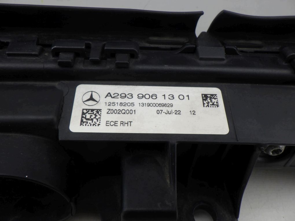 MERCEDES EQC 293 19- light front cap