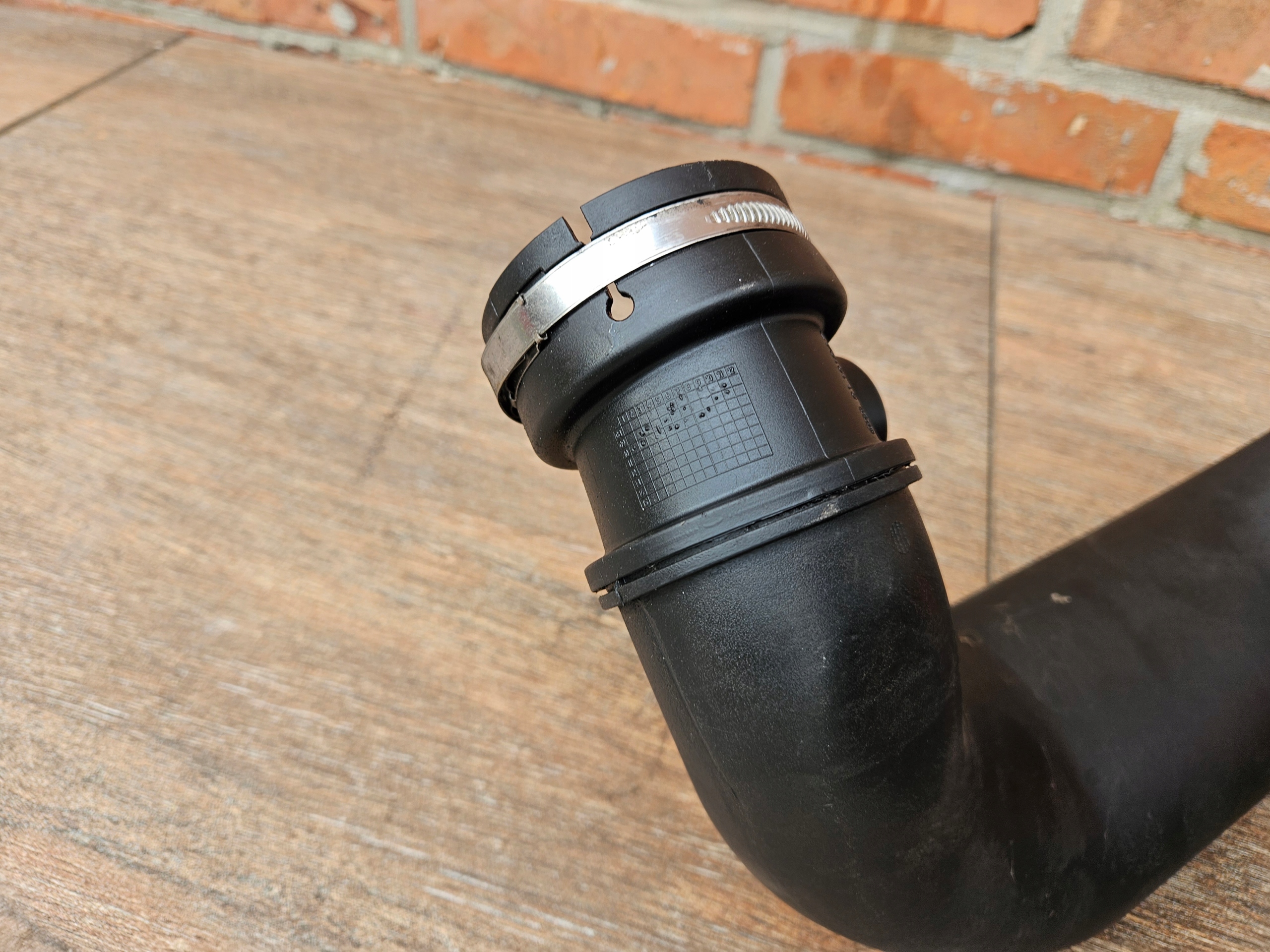 Grand CHEROKEE WK 5-10 COMMANDER XK 3.0 труба Воздух впуск