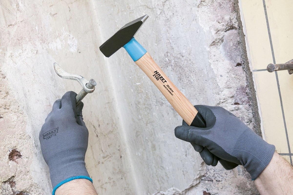 A77FFD_E WYPOSAZENIE WARSZTATOW MLOTEK SLUSARSKI B EAN (GTIN) 4000896196180