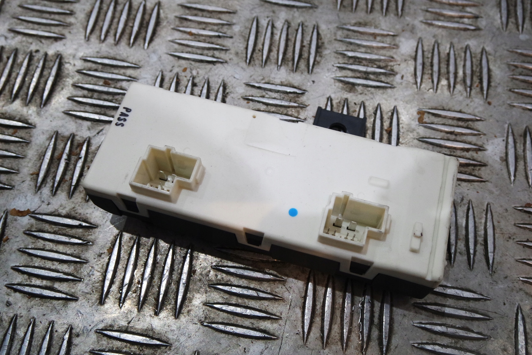 Модуль управления клапаном MERCEDES A2059004507