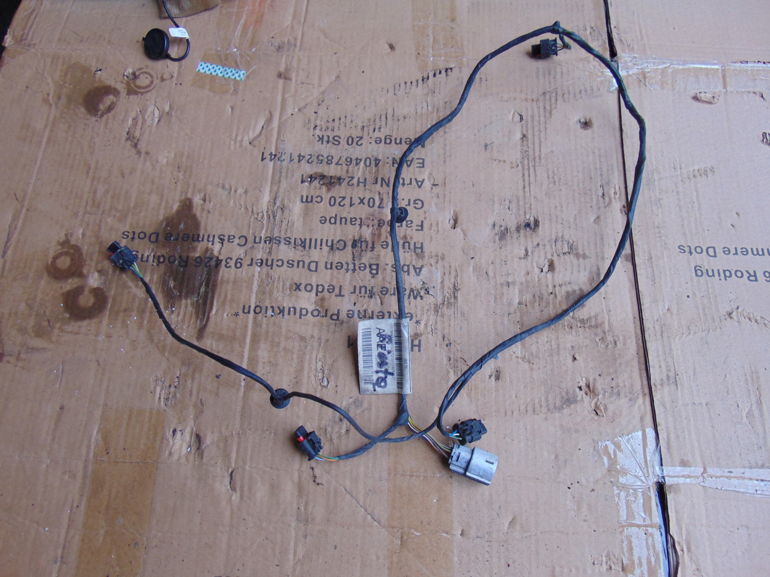 8V5T-15K868-AAE - ЖГУТ ПРОВОДОВ ДАТЧИКА PDC ЗАДНИЙ FORD FIESTA MK7