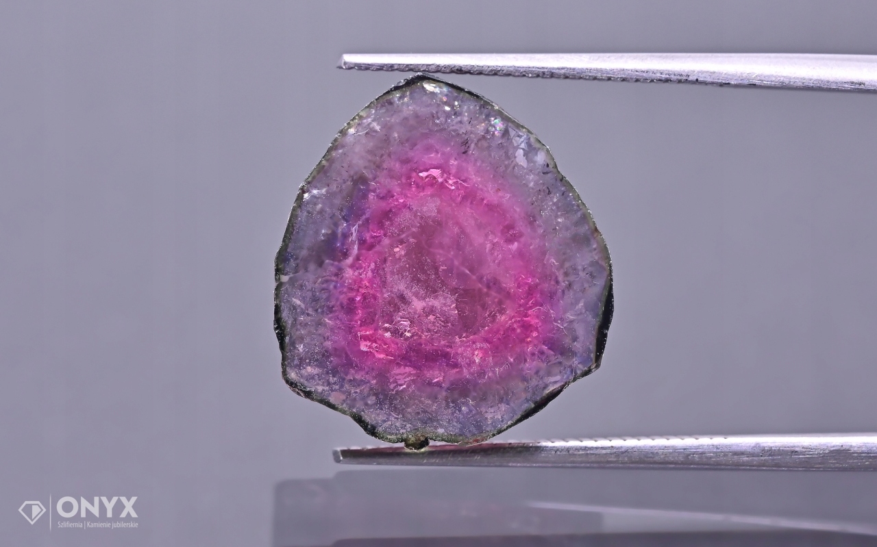 Turmalín Melounový nepravidelný obklad 16x14,5 mm