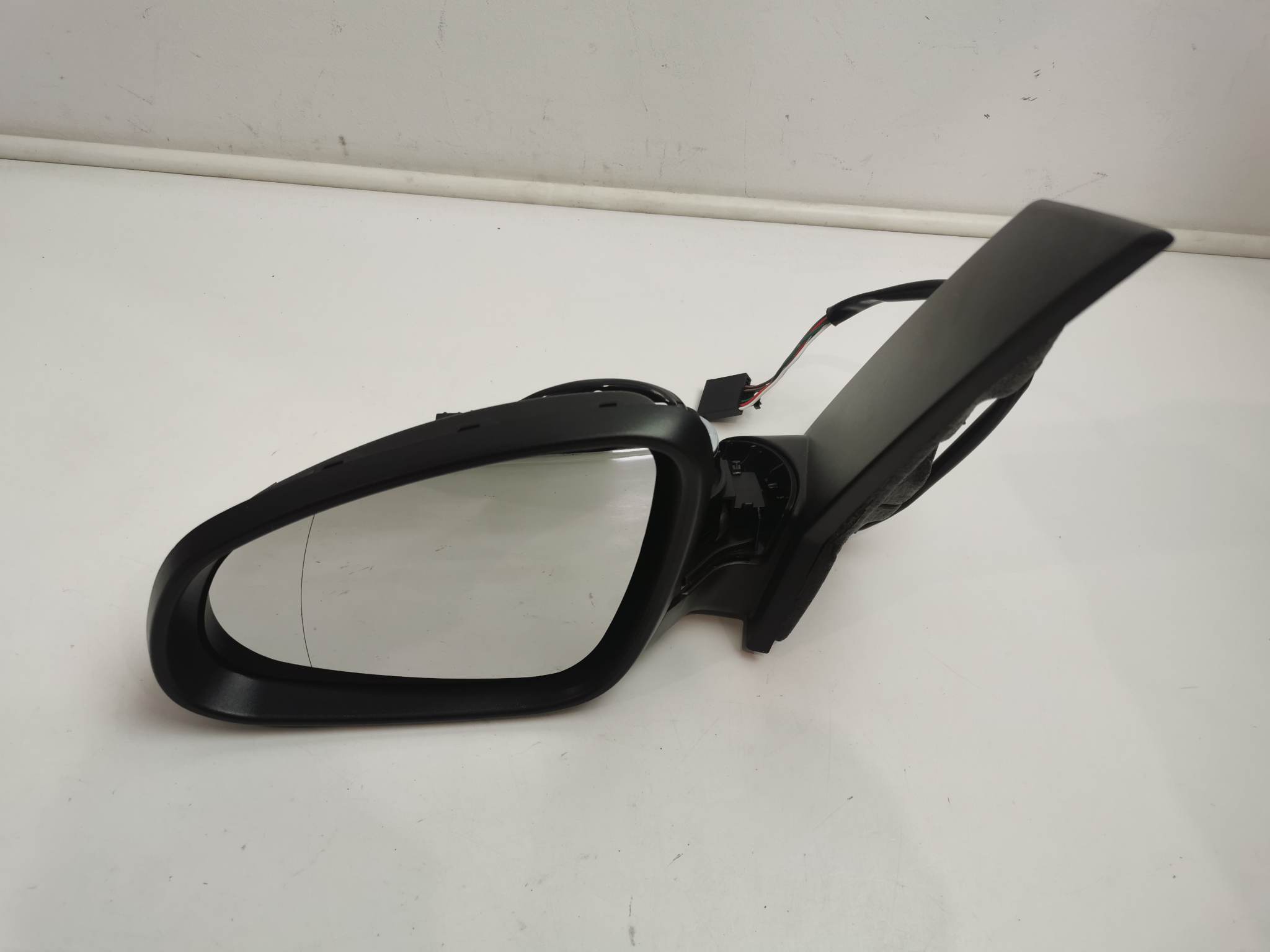 TYC LUSTERKO 325-108 Astra J P10 Lewe