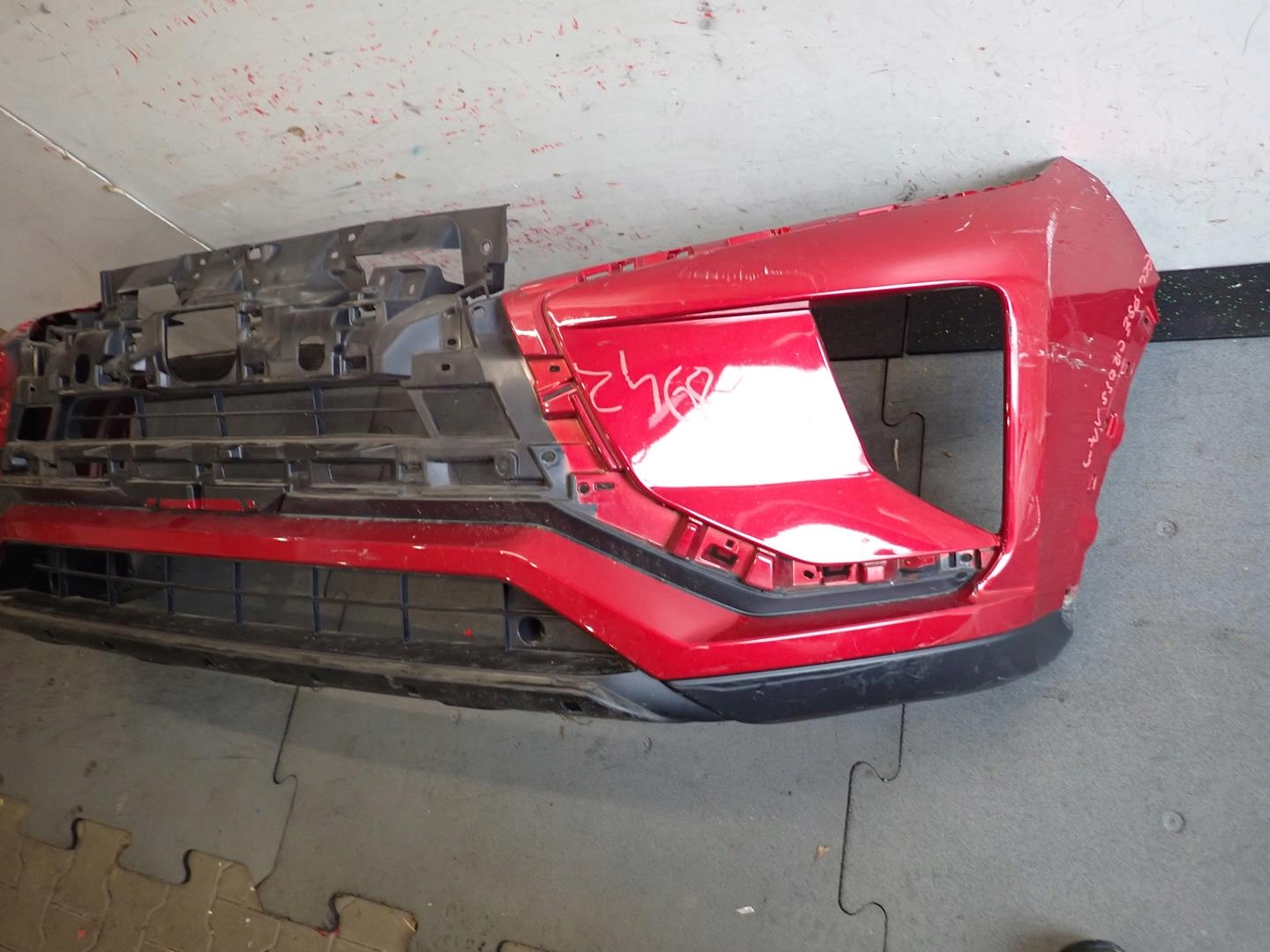 nárazník predok predný MITSUBISHI ECLIPSE CROSS 2017