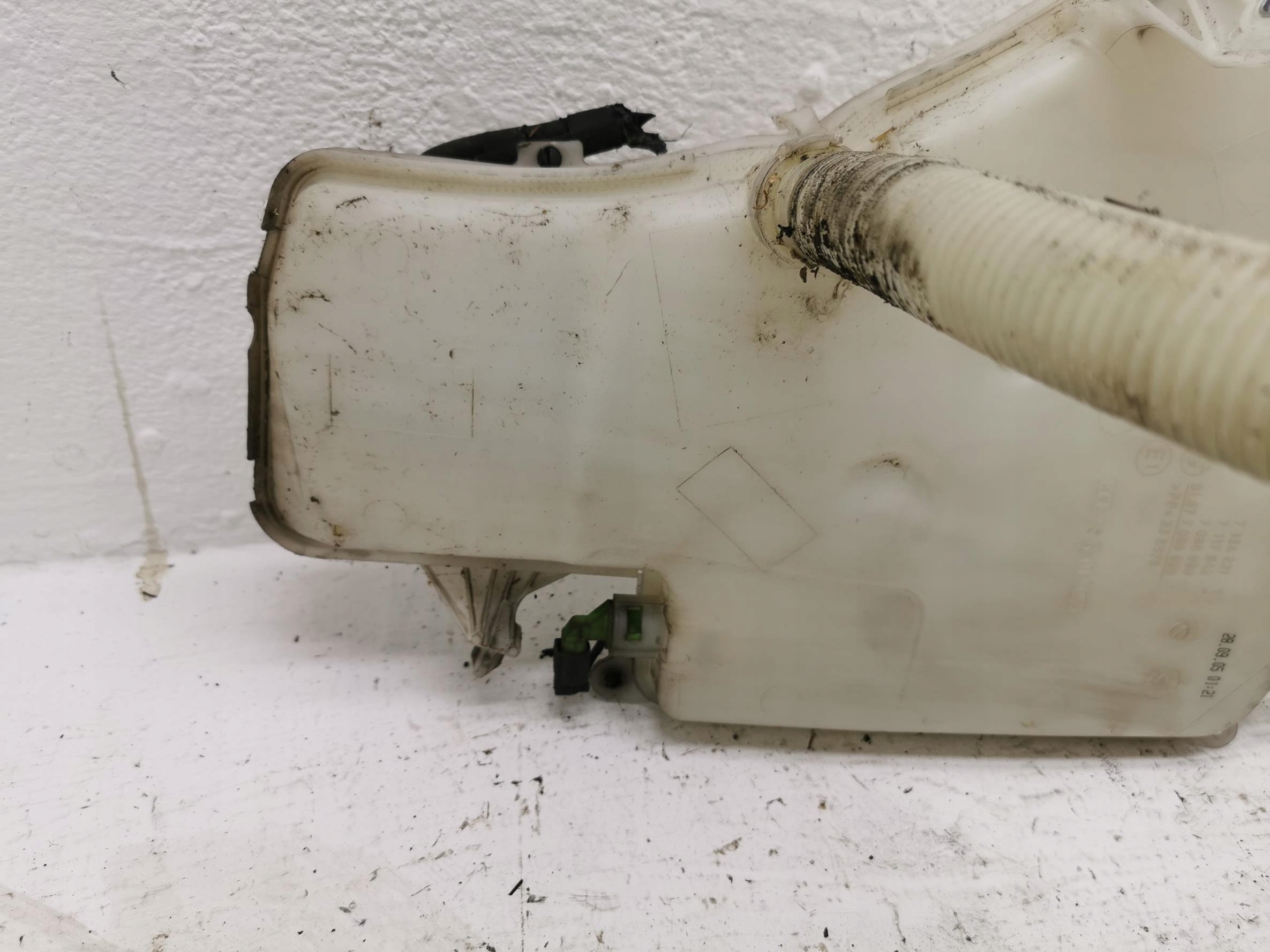 Behälter Spritzdüse BMW SERIA 3 E90 E91 7124231