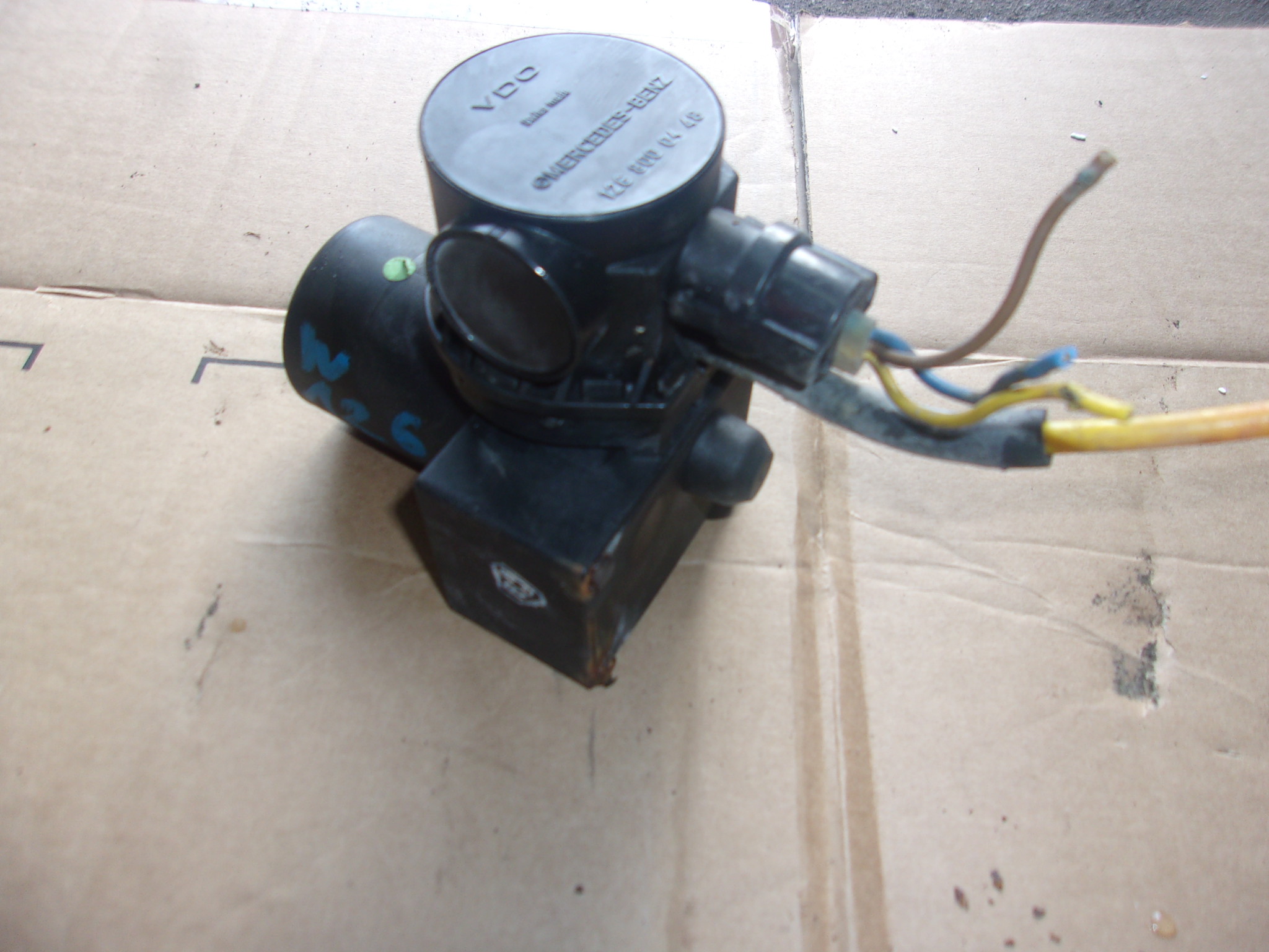 1268000448 - Mercedes w126 se, sel насос центрального замка