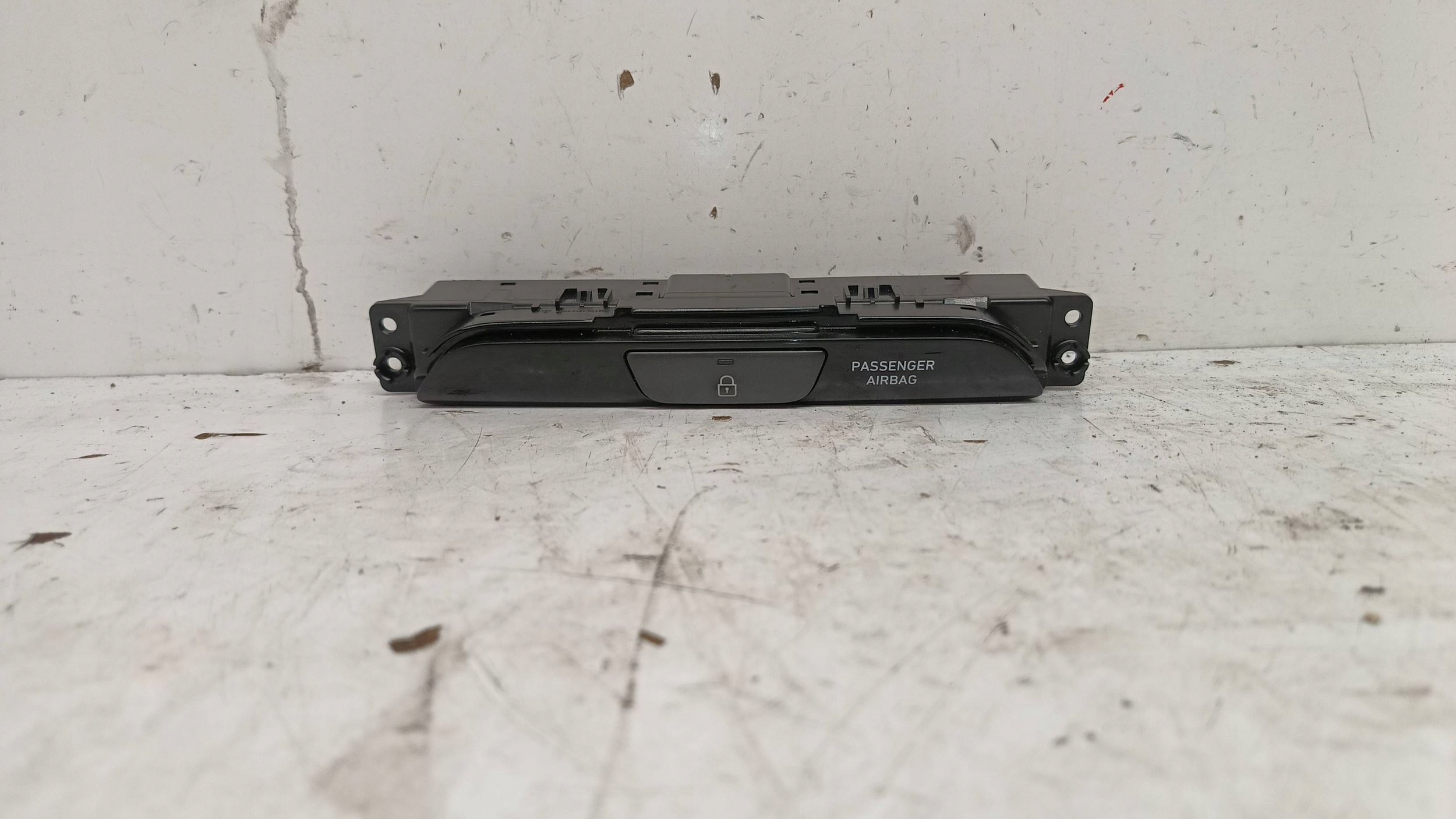 HYUNDAI I30 III PANEL switch door PASSENGER airbag 93770G4000 2017