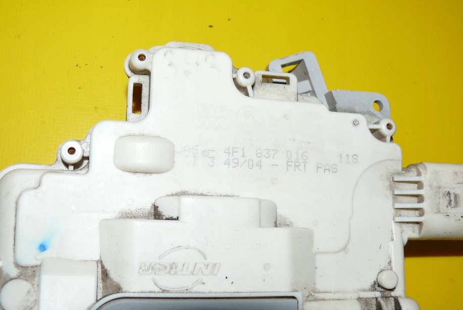 lock door right front AUDI A6 C6 04-08r. EUROPA 7 vertical 4F1837016