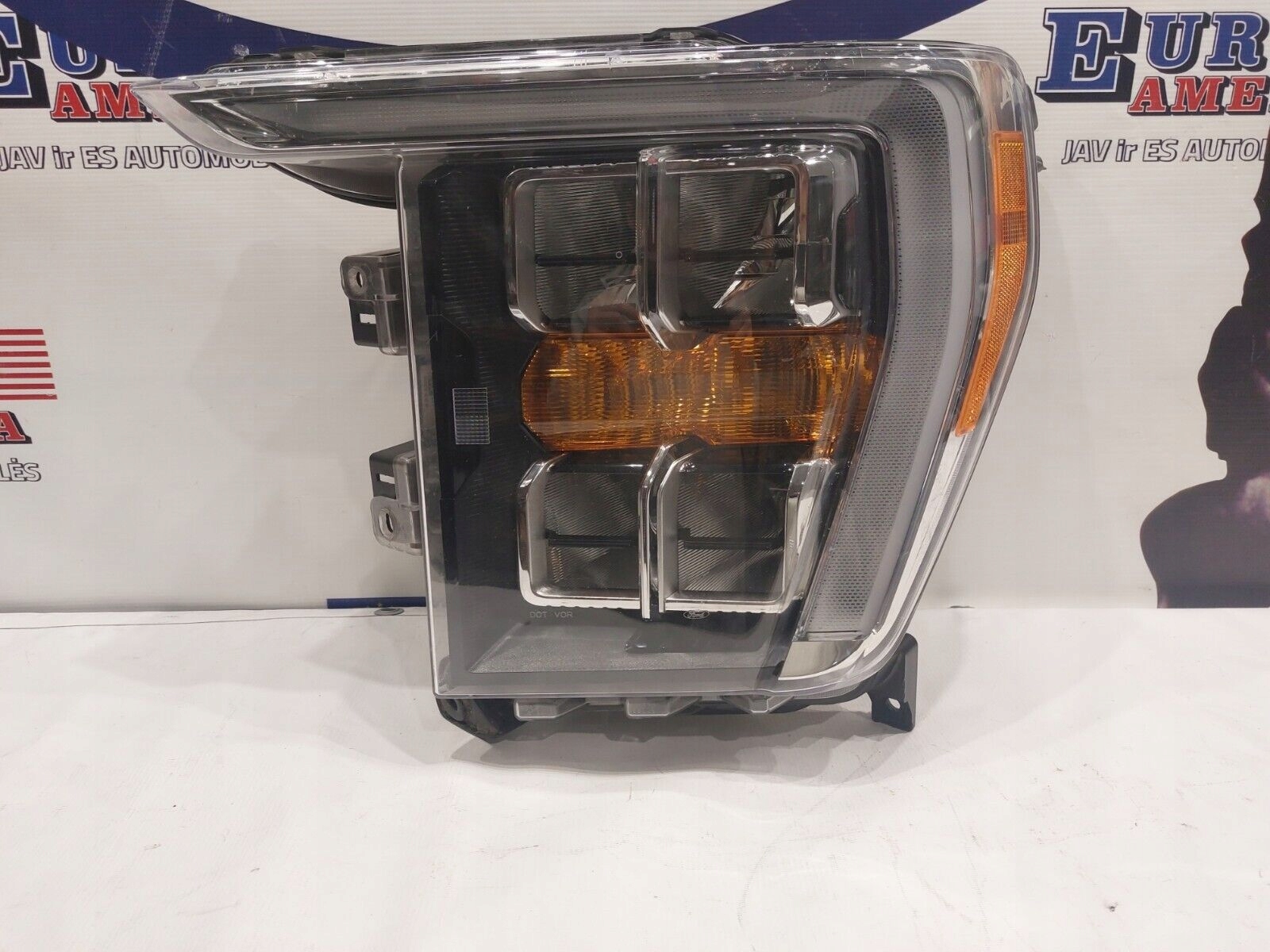 2021-23 Ford F-150 OEM Фара LED левый перед