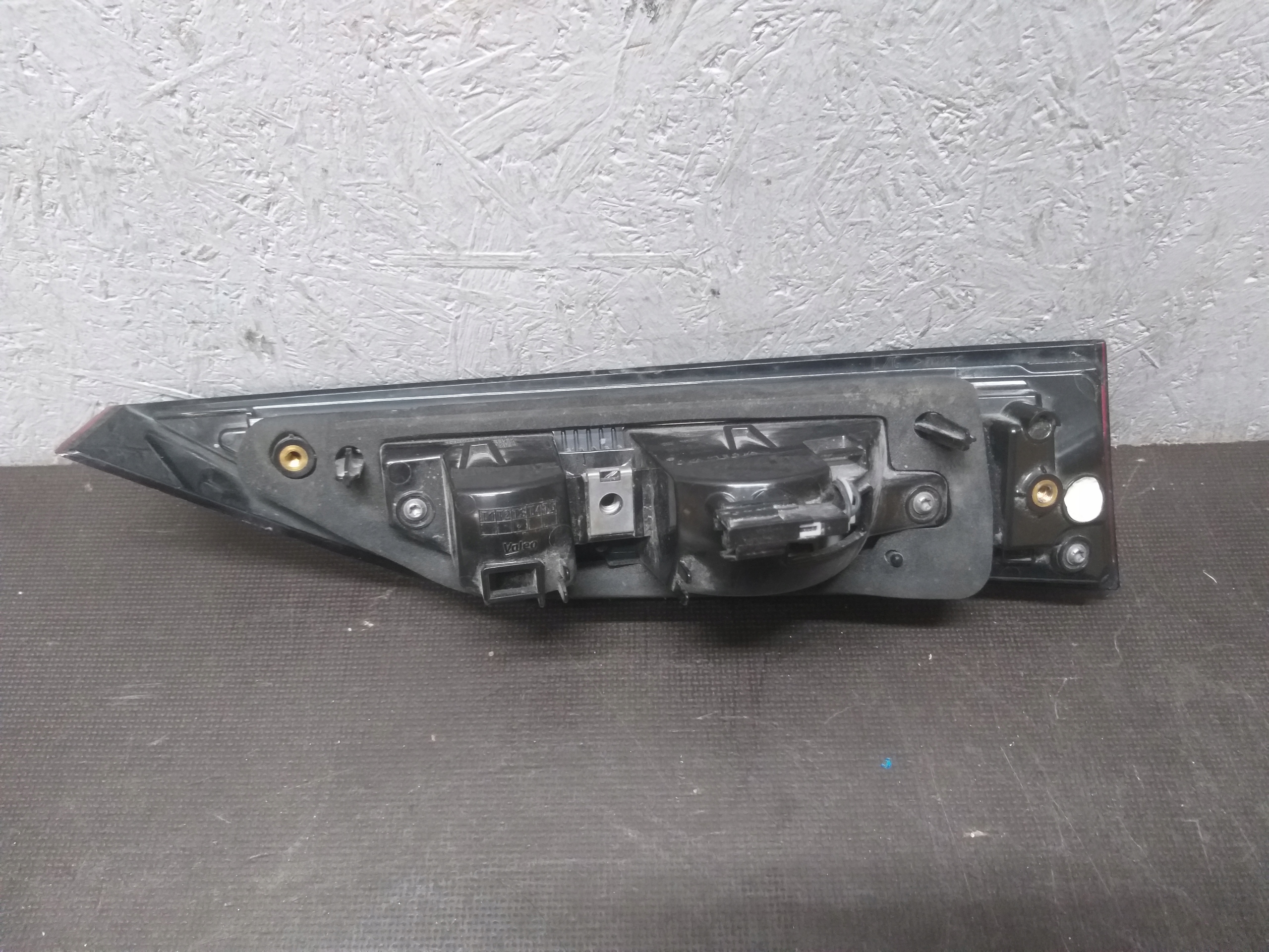 фонарь левый volvo V90 РЕСТАЙЛИНГ led 19- 32337135