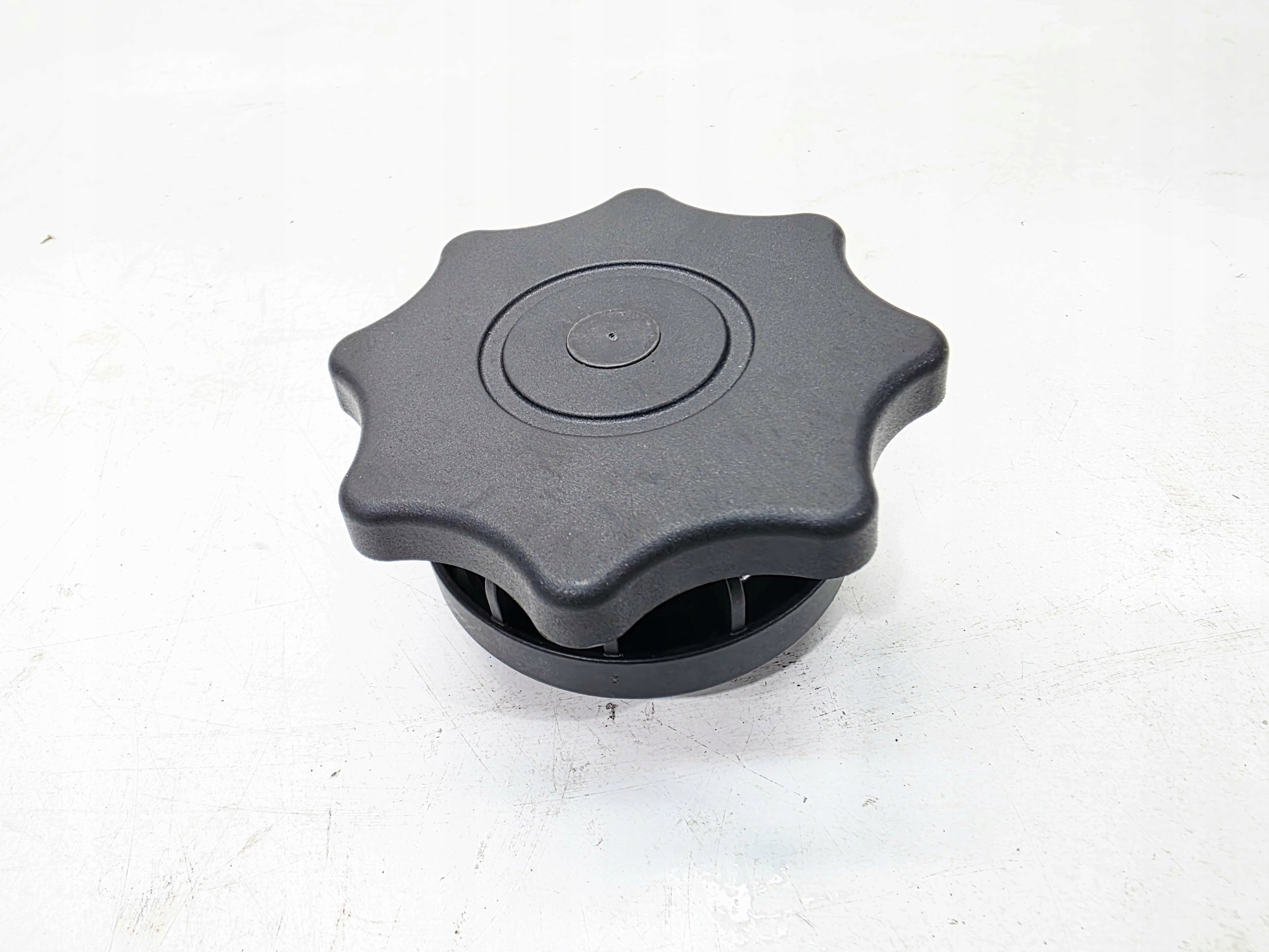 Vis Roues de la roue de secours AUDI A6 C7 4G0804899