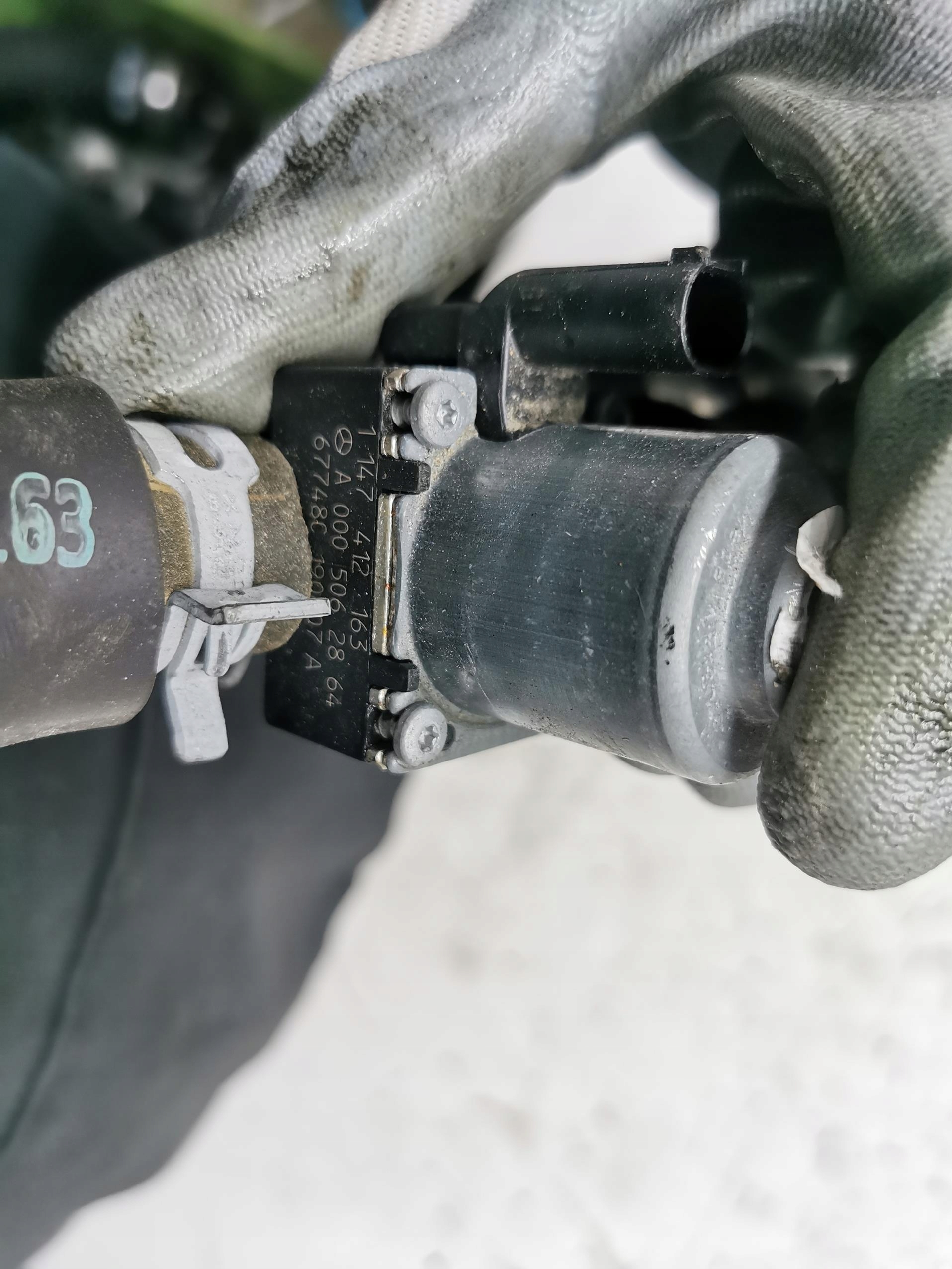 mercedes-benz oe A0005062864 клапан воды
