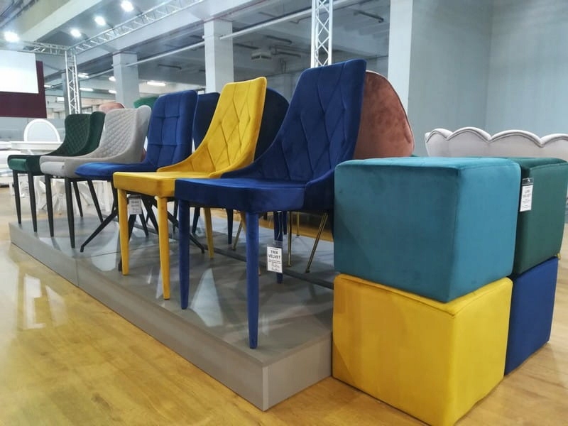 Pufa tapicerowana LORI VELVET curry SIGNAL Typ tapicerowana