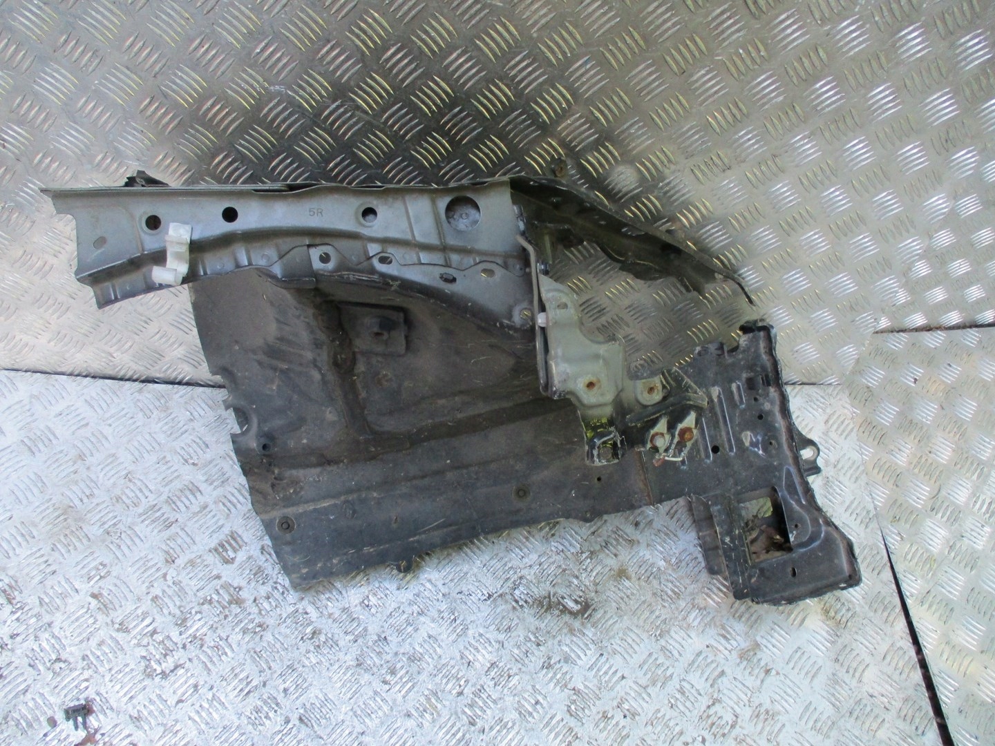 ЛОНЖЕРОН ЧЕТВЕРТЬ LEXUS Ct200 ПРАВА ПЕРЕД