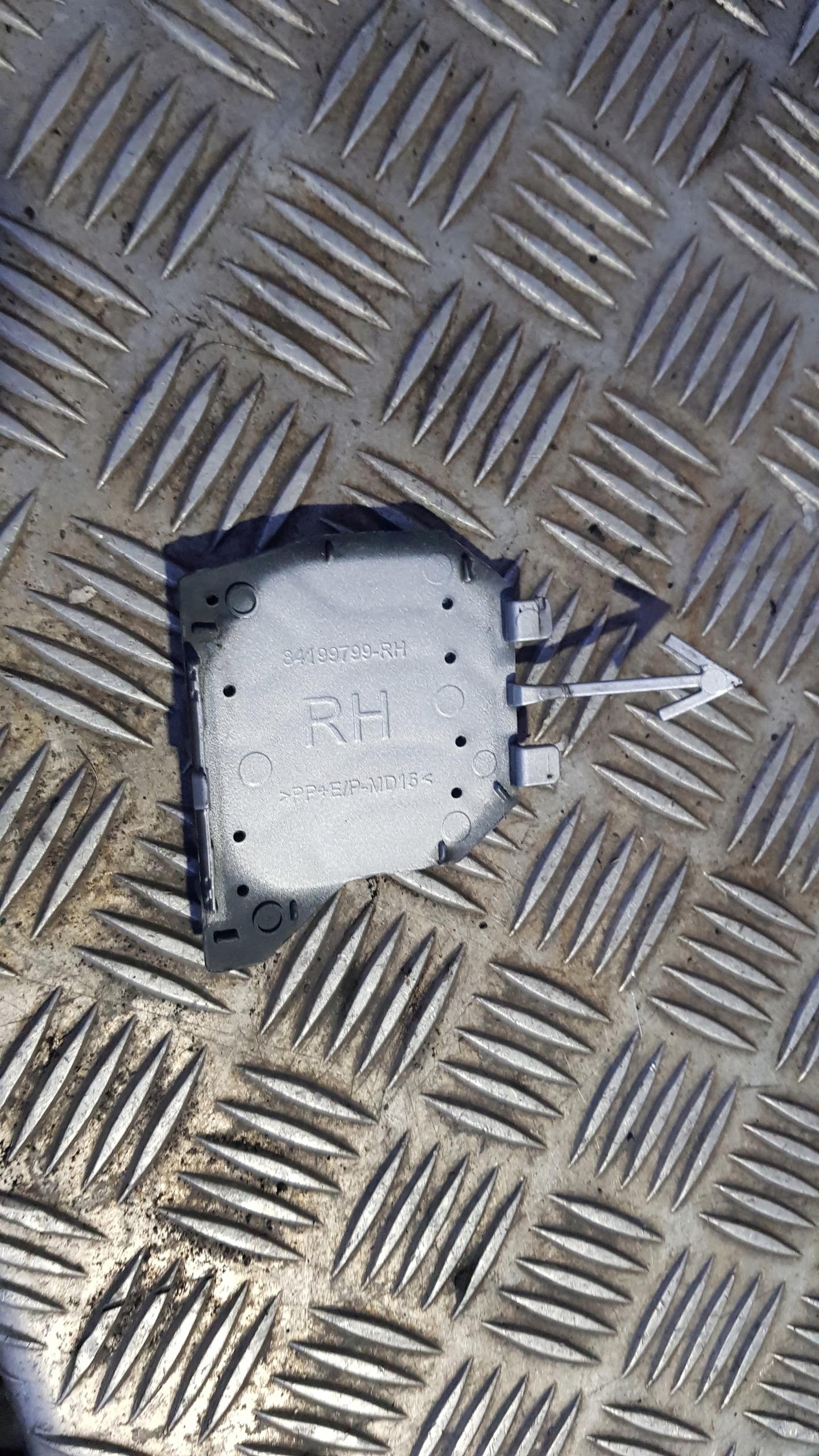 VOLVO FH5 spoiler grille left right 84199799-RH