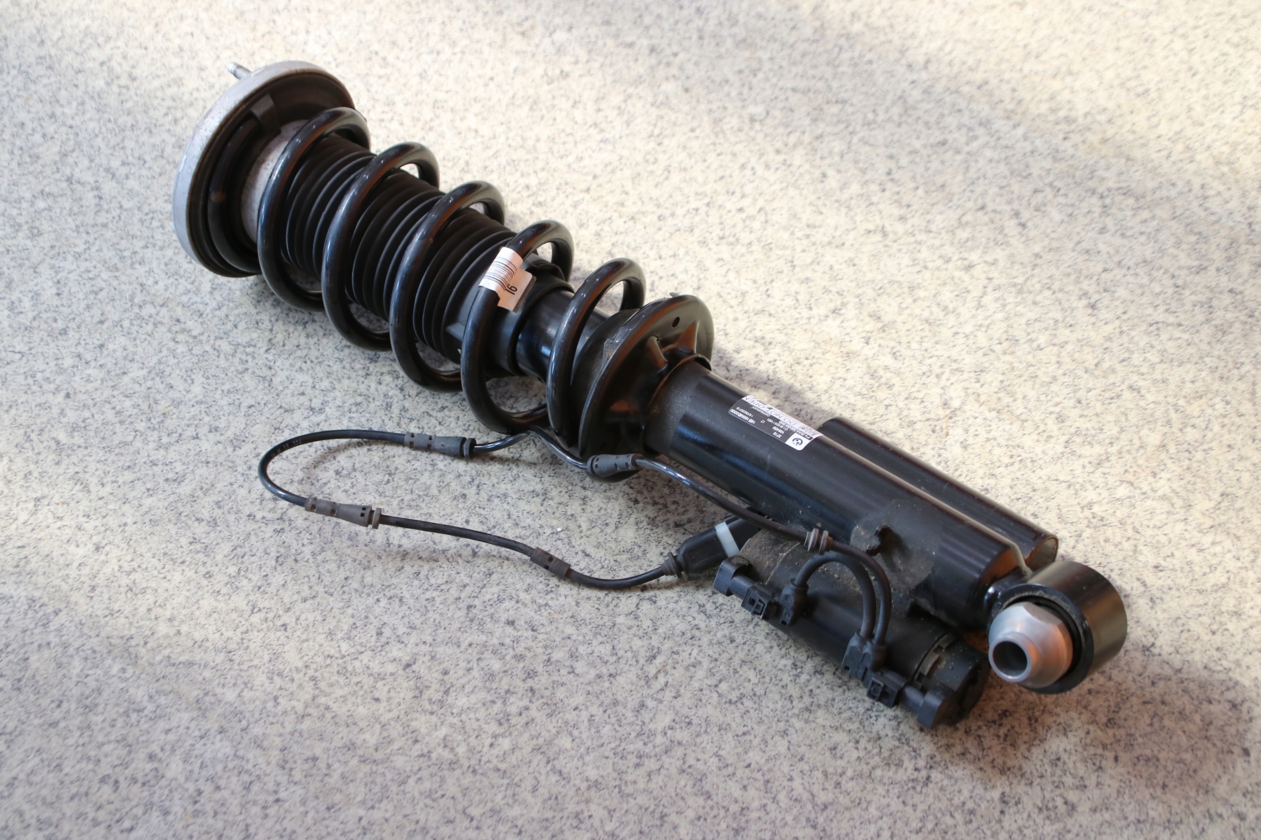 BMW 8 G14 CABRIO shock absorber right rear part rear VDC 6878104