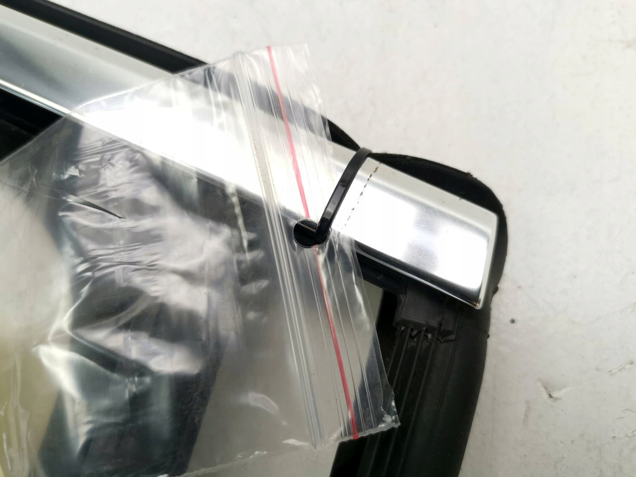 USZCZELKA SZYBY VW T-ROC 2GA839432 Numer katalogowy części 2GA839432