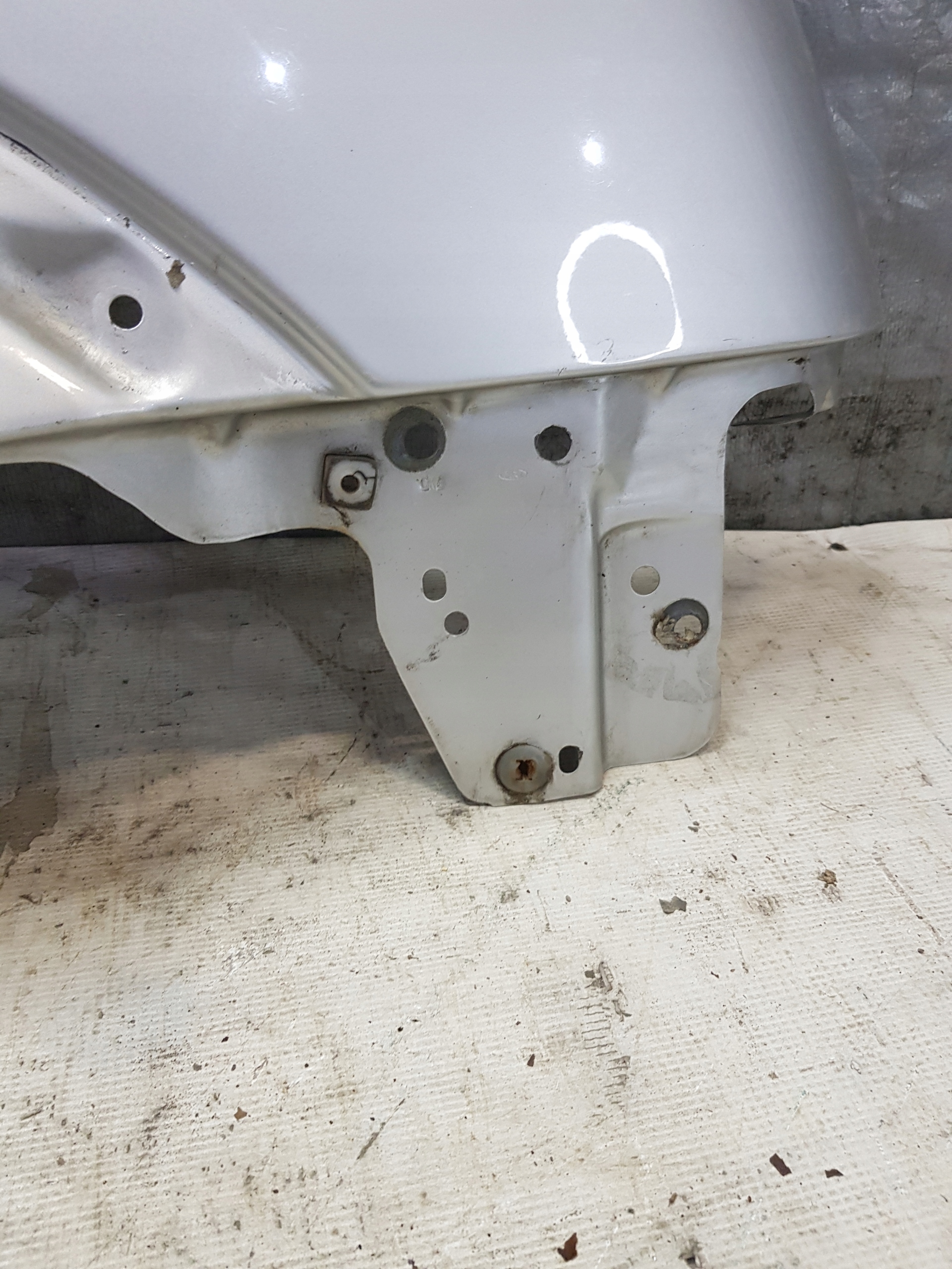 fender FORD TOURNEO MK1 right front SREBRNY