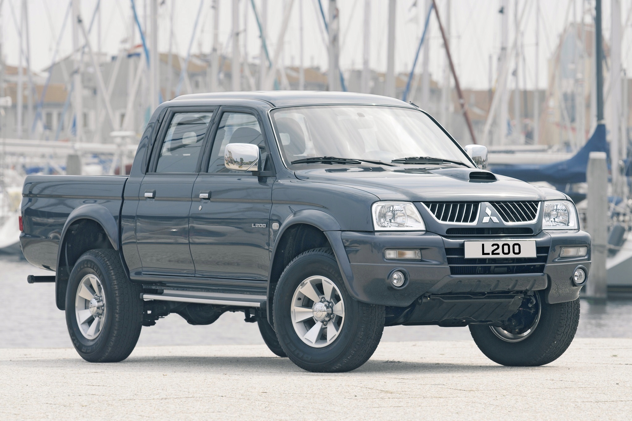 L200 Mitsubishi 07