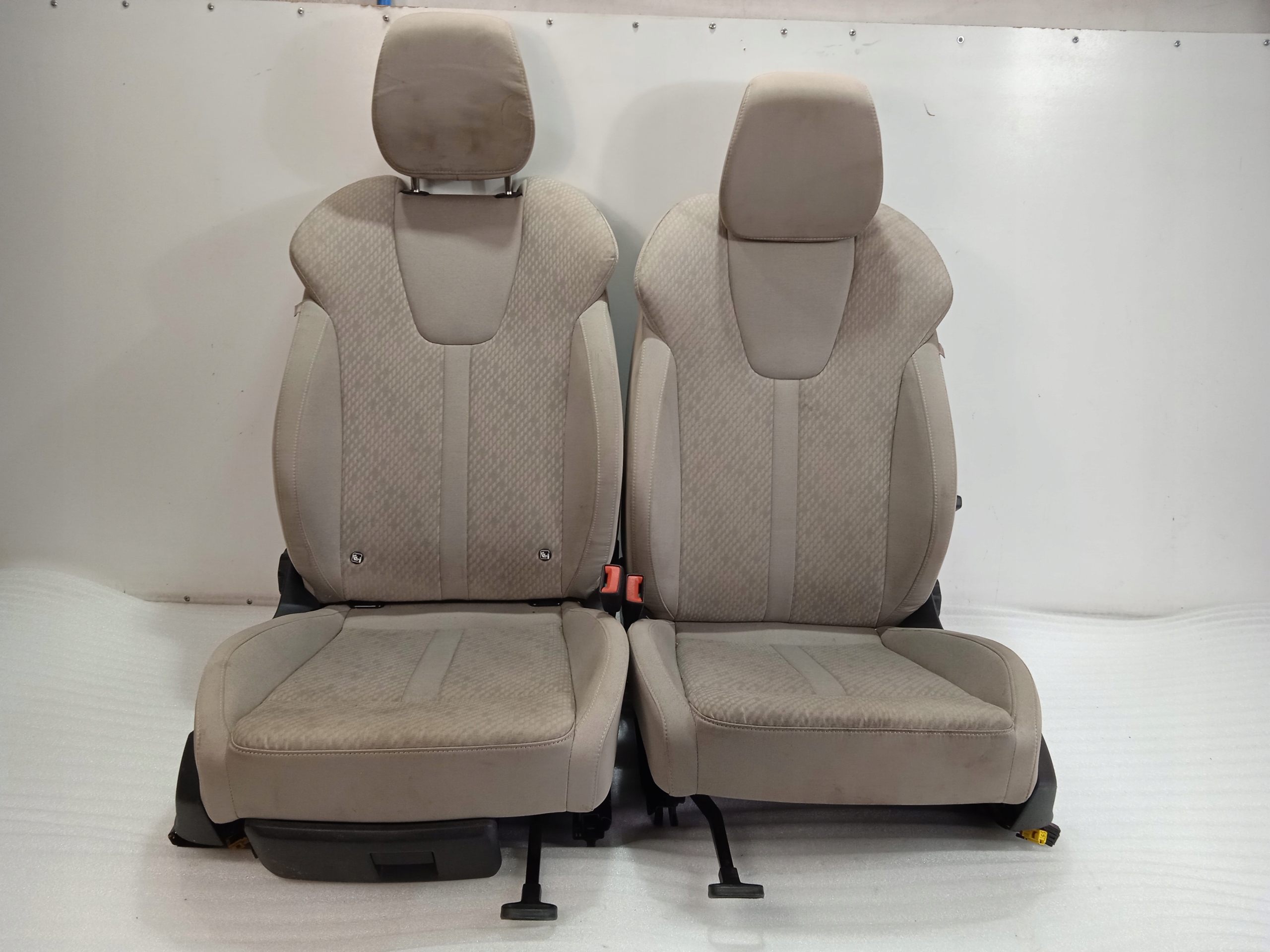 SKODA OCTAVIA IV 4 FOTEL PRZÓD PRAWY LEWY 5E3963557G za 1000 zł z ...