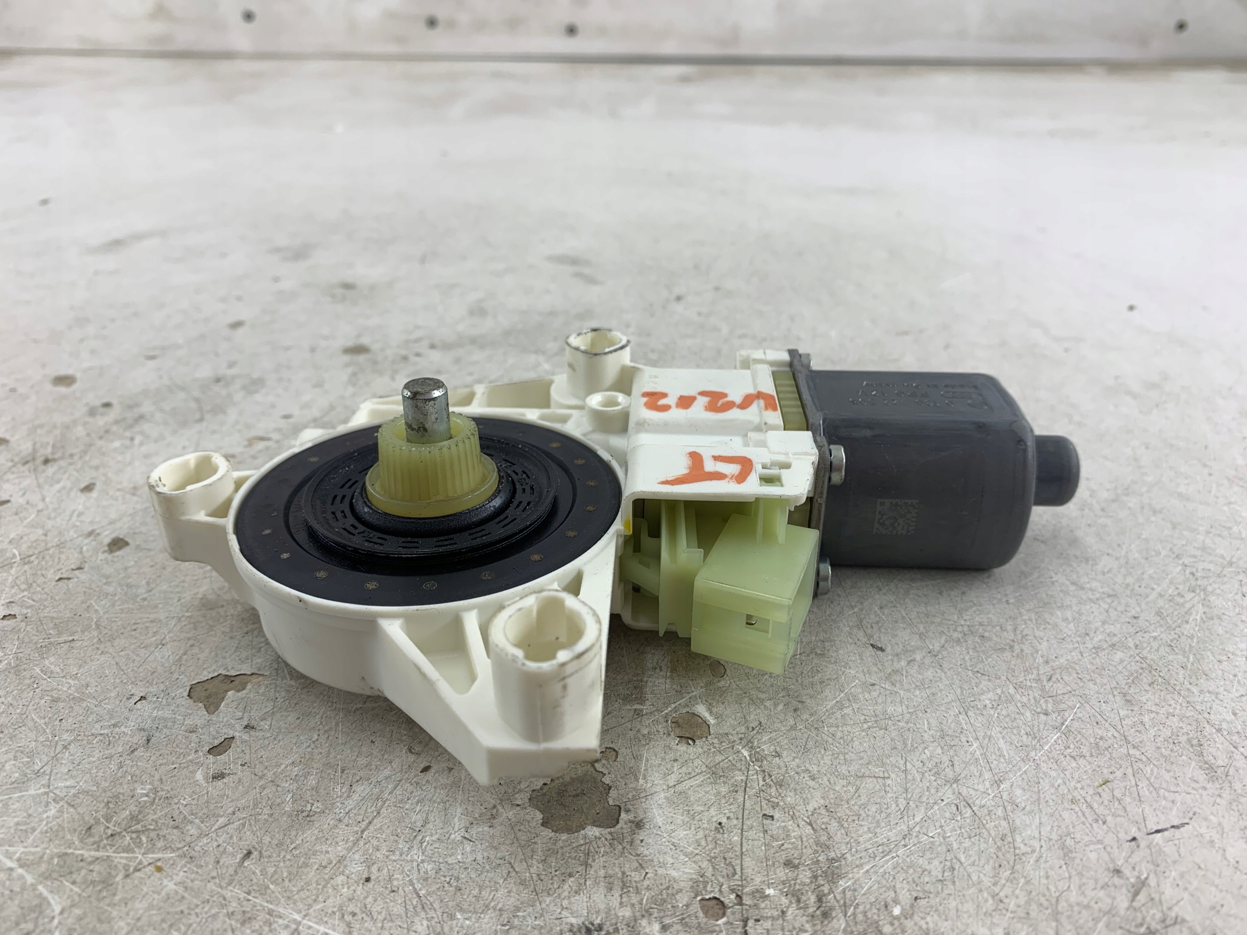 MERCEDES W212 mini motor windows left rear part 0130822505