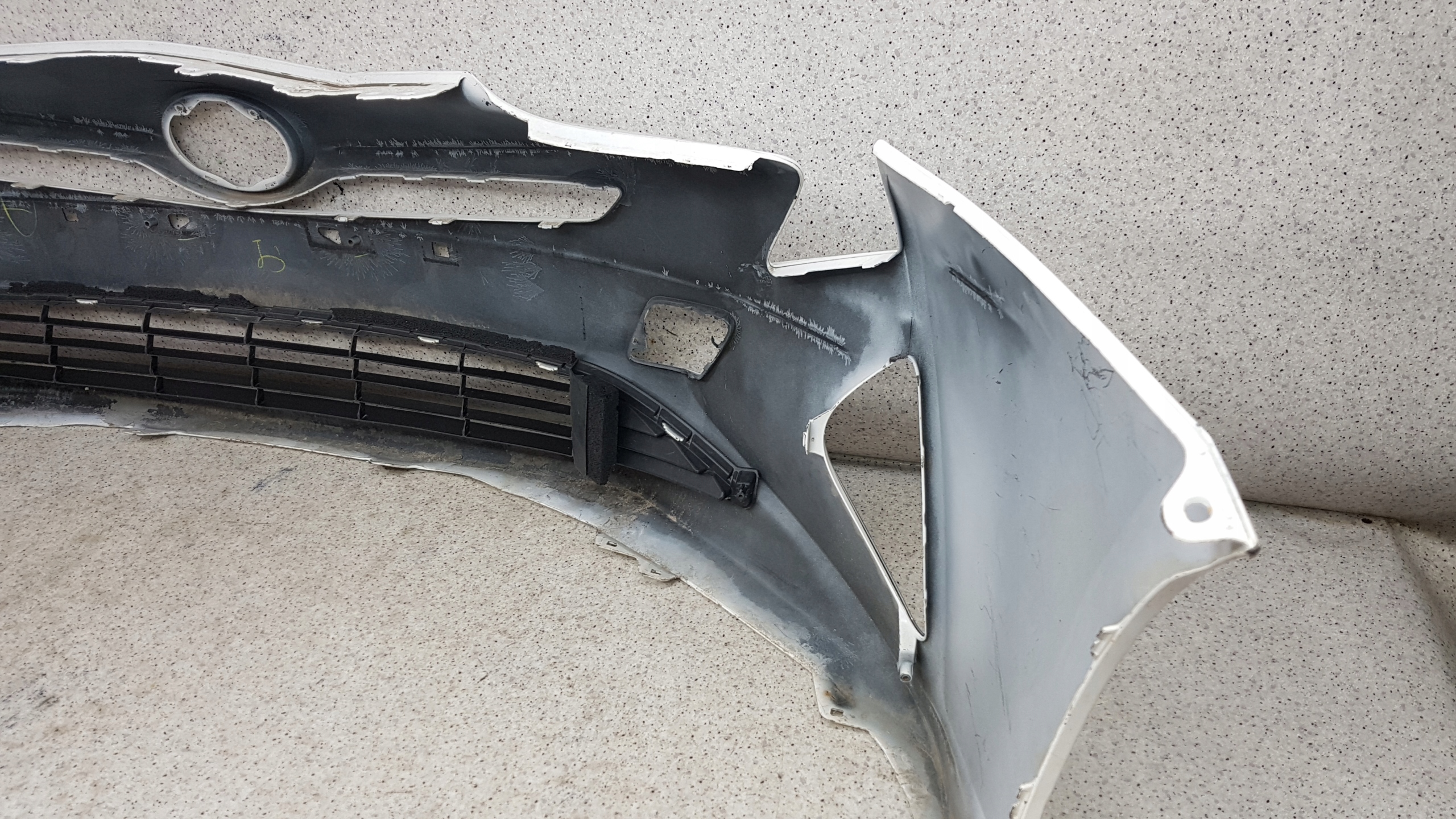 TOYOTA PRIUS IV 4 2016 - bumper front 3533