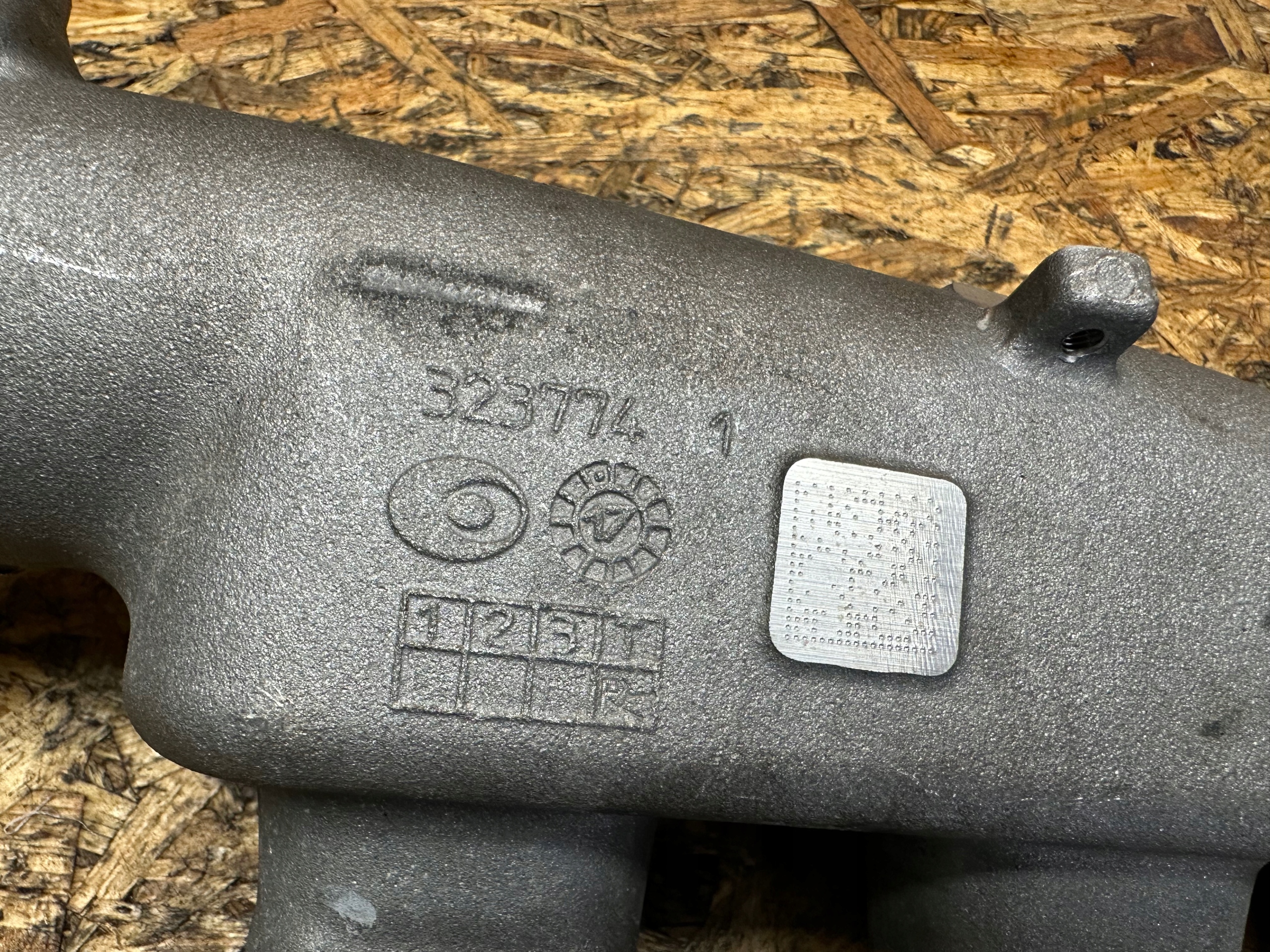 Alfa Romeo OE 323774 323775