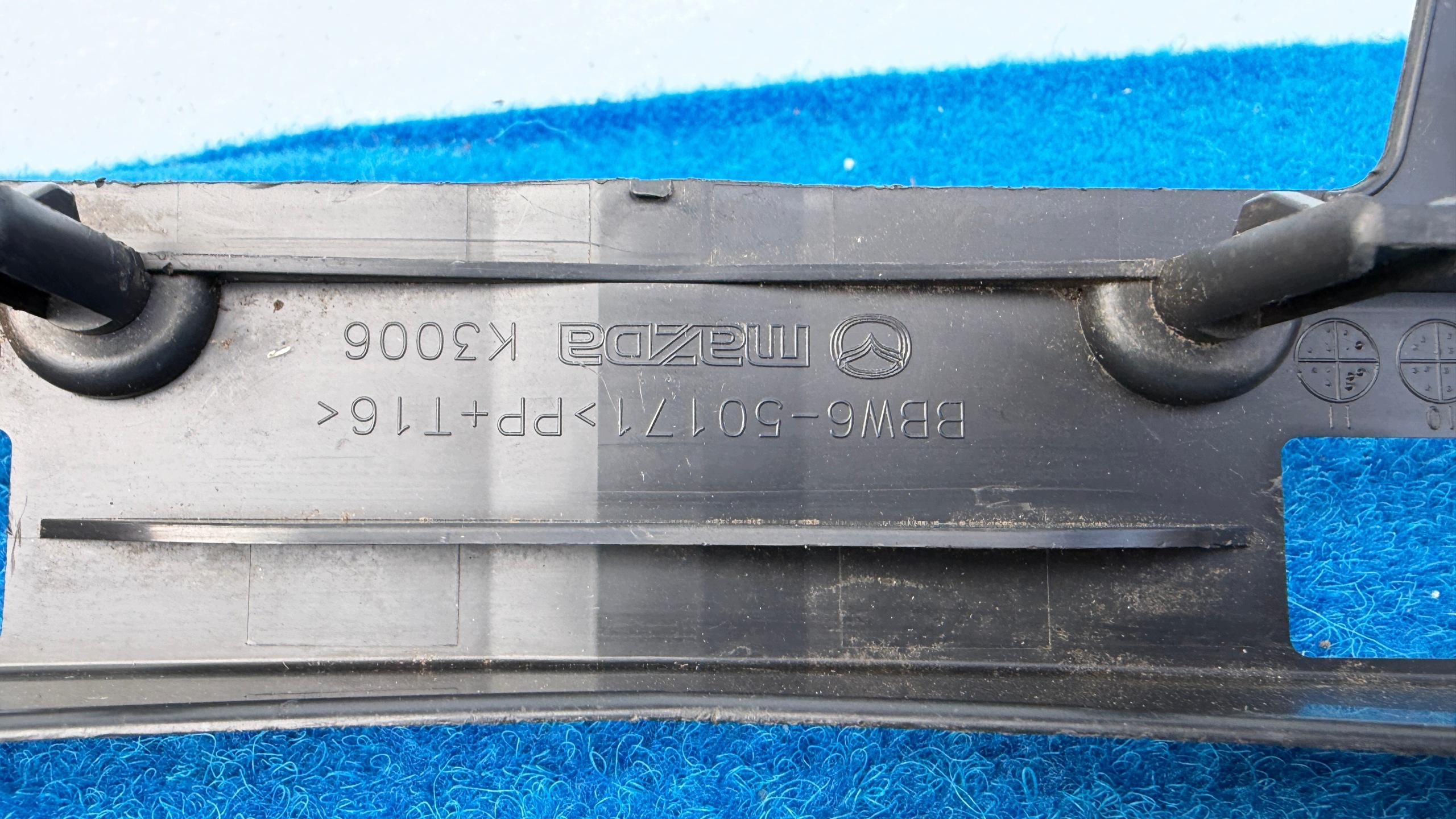 MAZDA 3 09-13 ROK pad holder signs front BBW6-50171 KA36/43