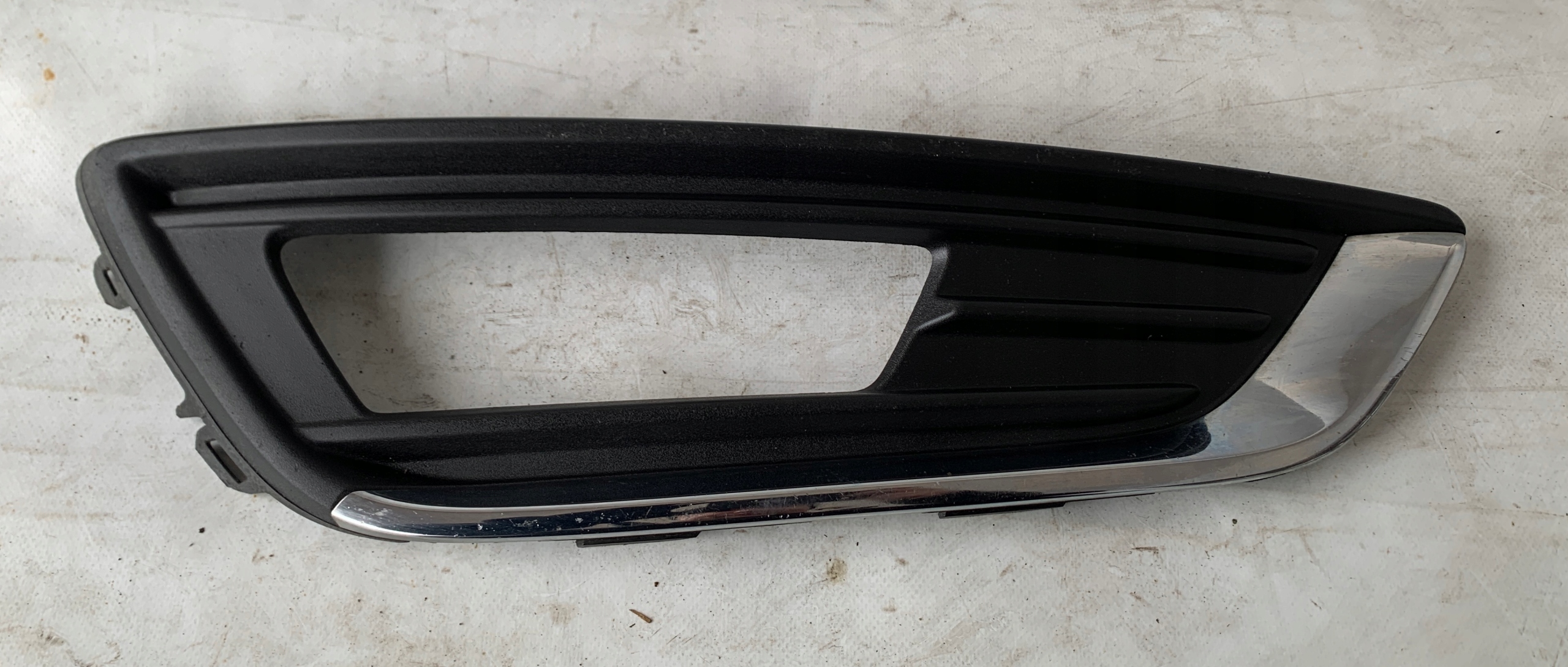 grid right of a bumper front FORD FOCUS MK3 LIFT
