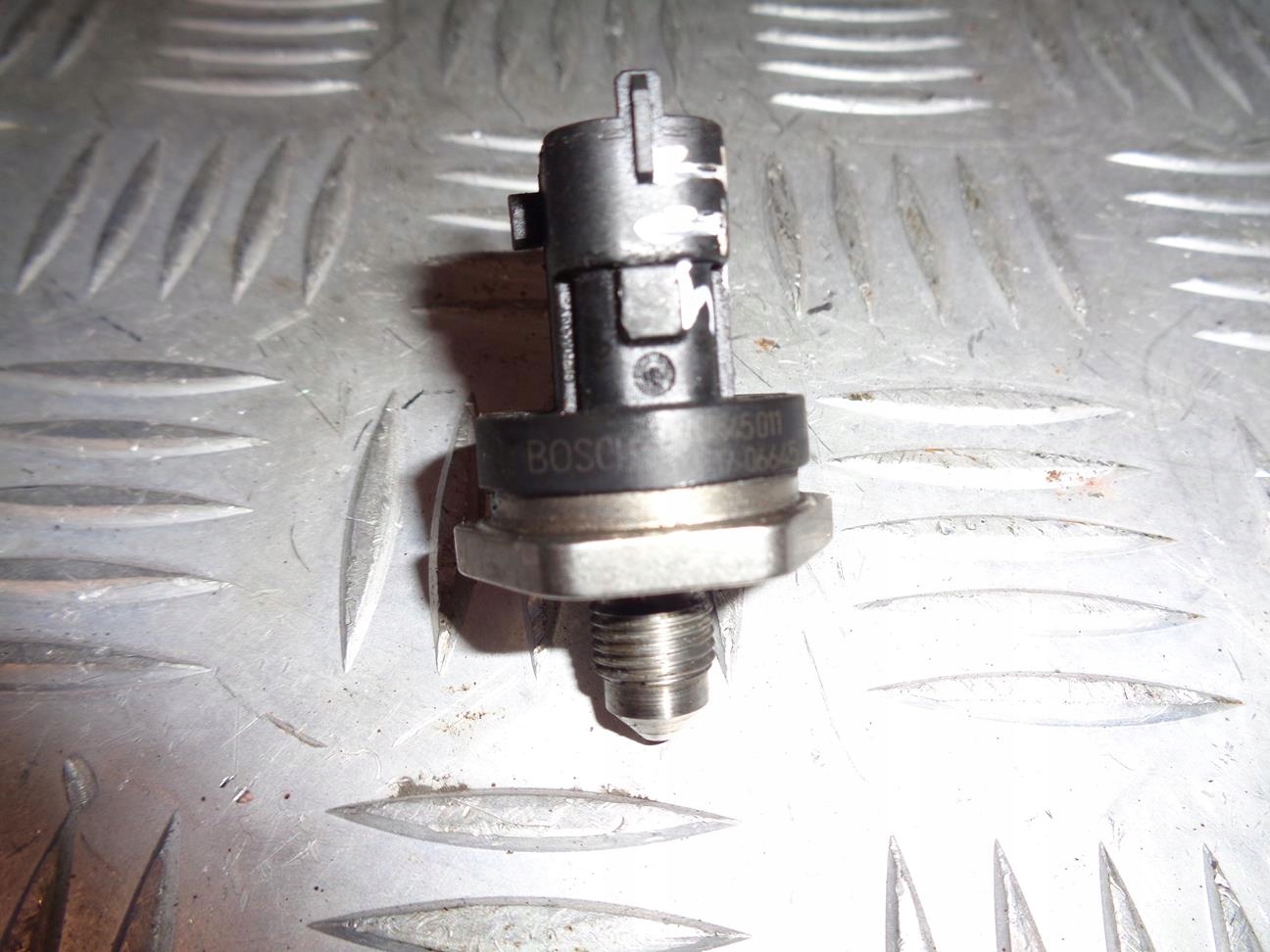 CZUJNIK CIŚNIENIA PALIWA ALFA ROMEO 159 1.9 JTS 5- Typ samochodu Samochody osobowe