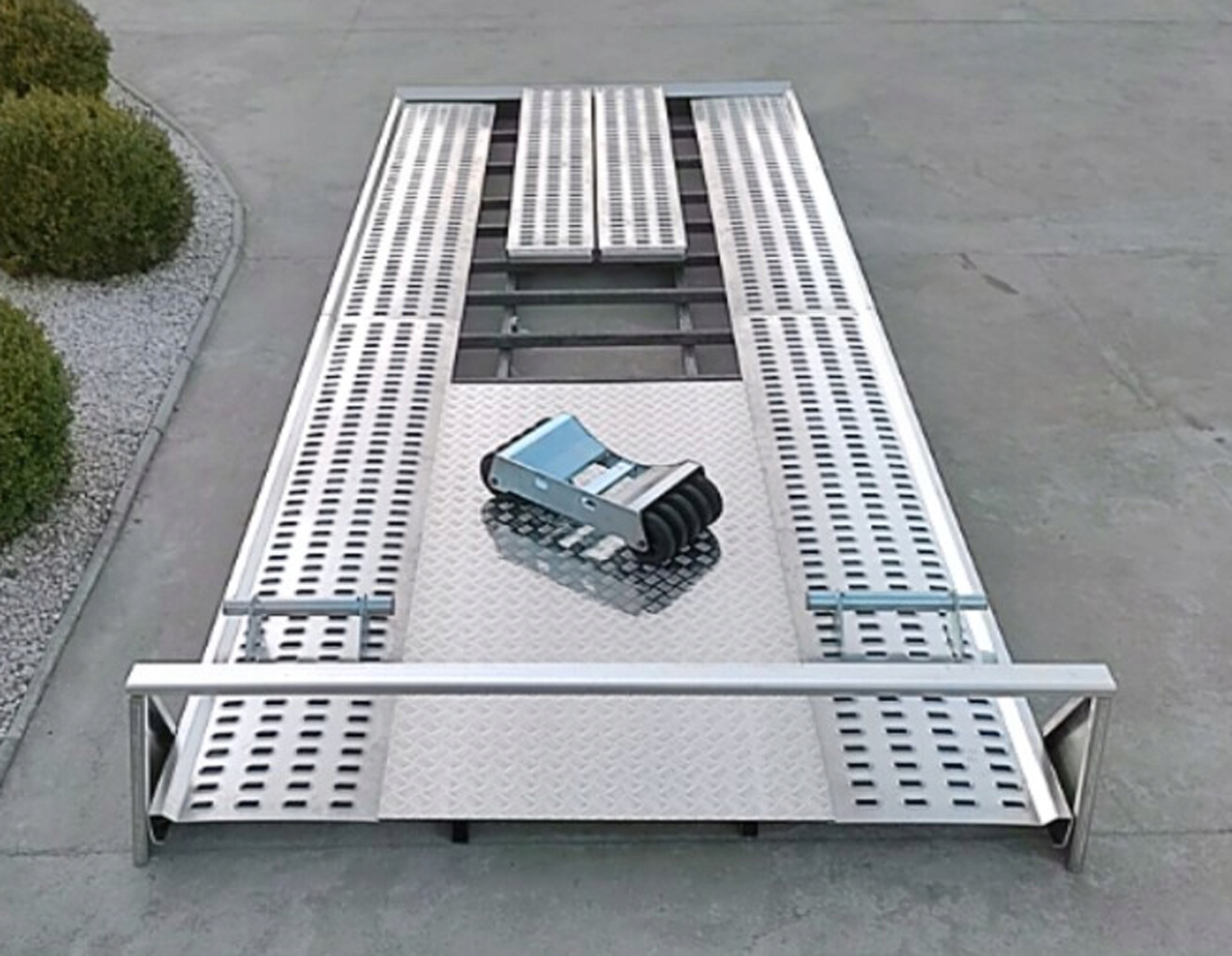 Платформа сталь / alu 5x2m рейд поодинці. монтаж RU