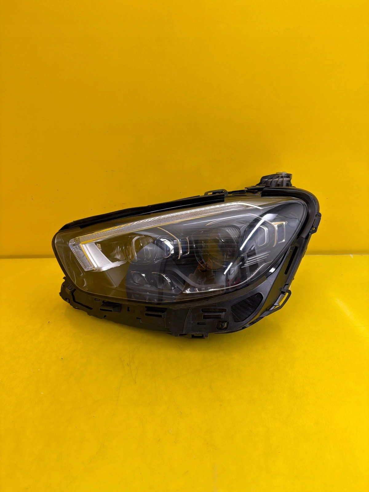 light left Mercedes E-class W213 Lift Multibeam A2139064309